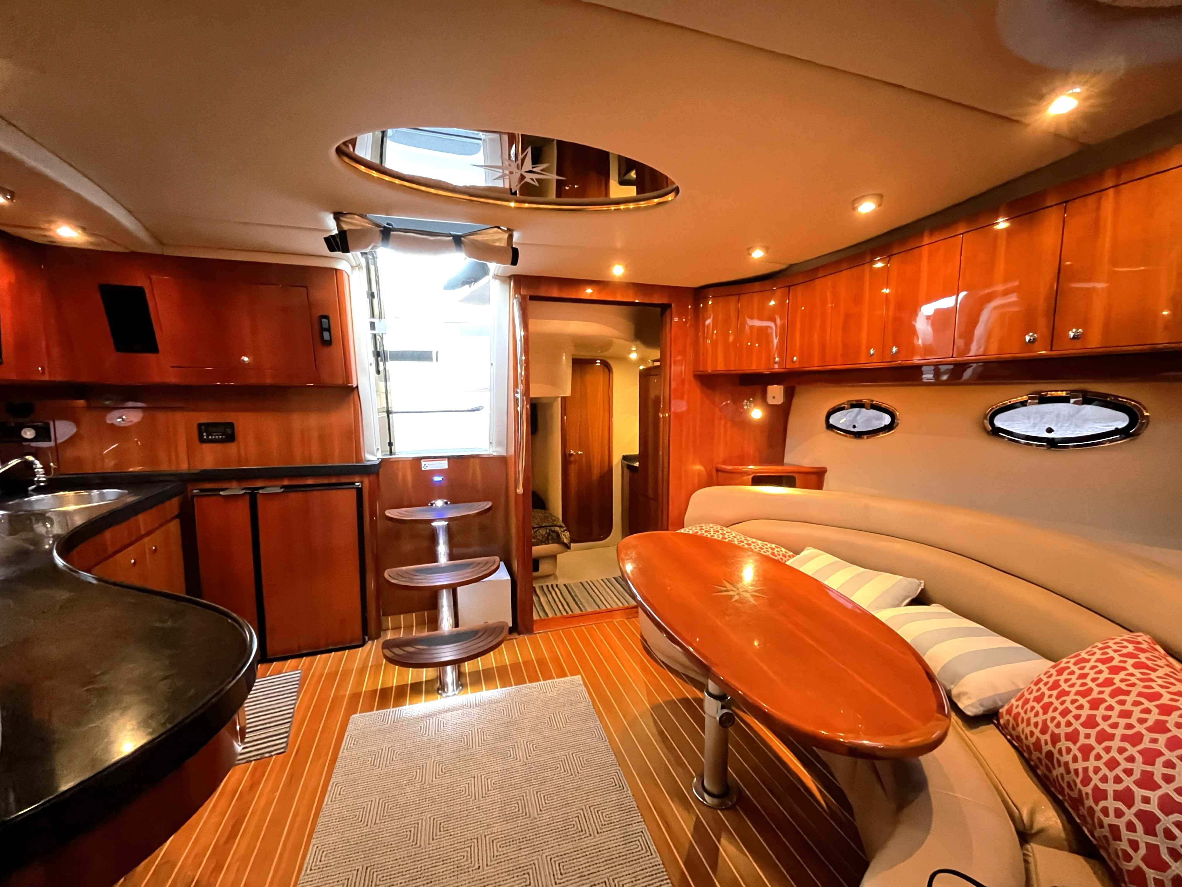 Pre-Owned 2008 Regal Commodore 4460 for Sale | Vancouver, BC | M&P Yacht Centre