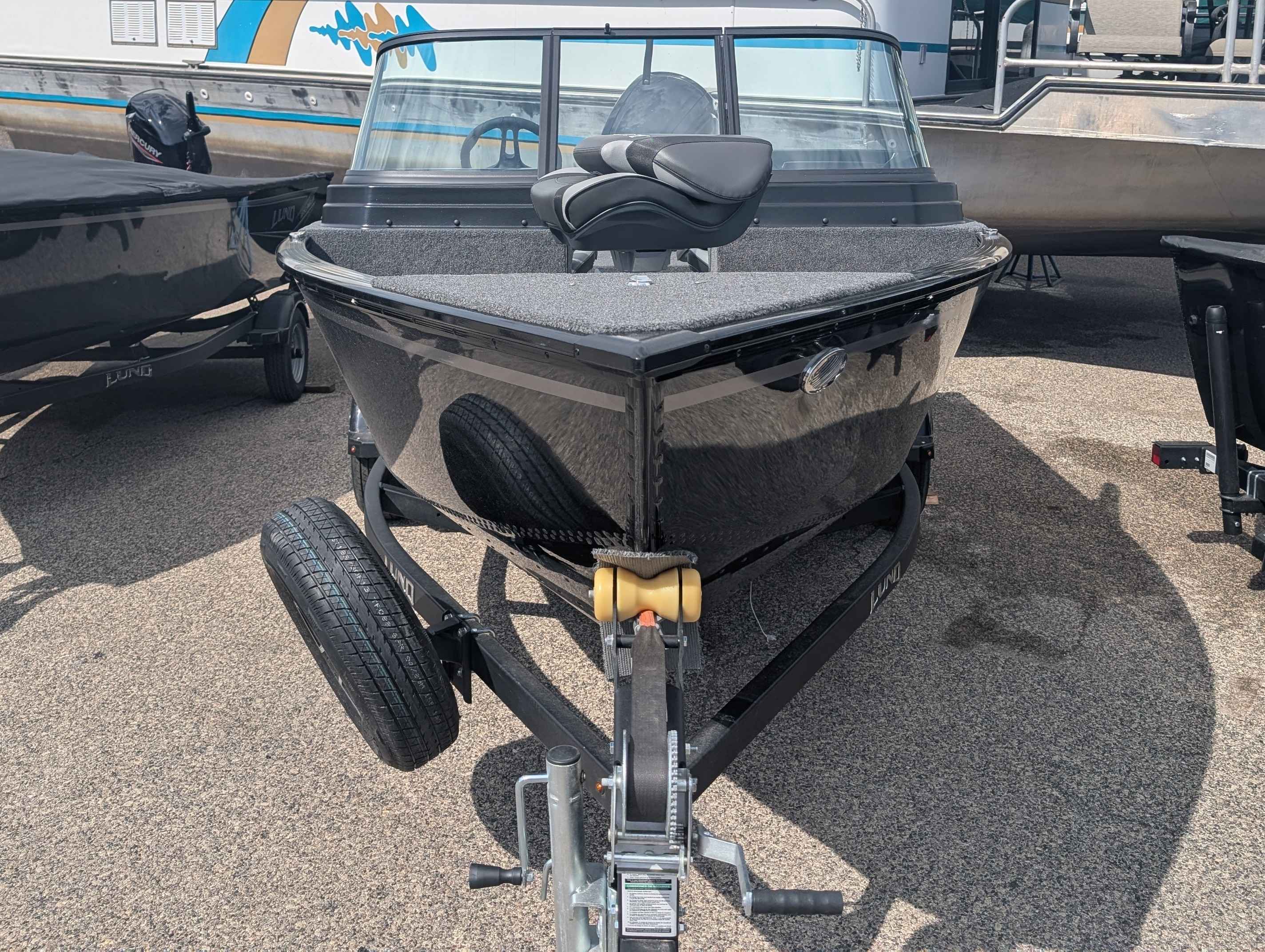 boat-carouselImage-image