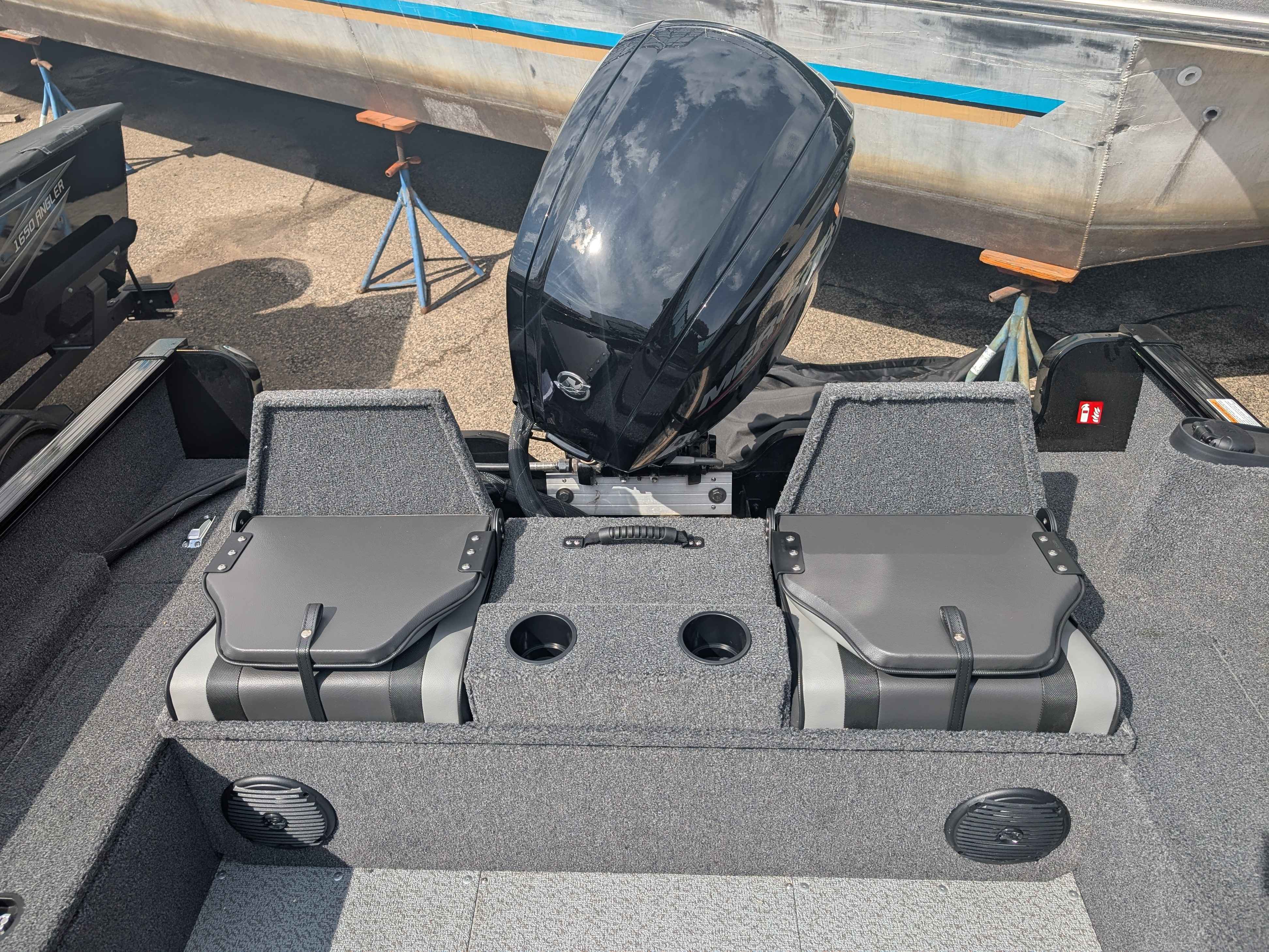 boat-carouselImage-image