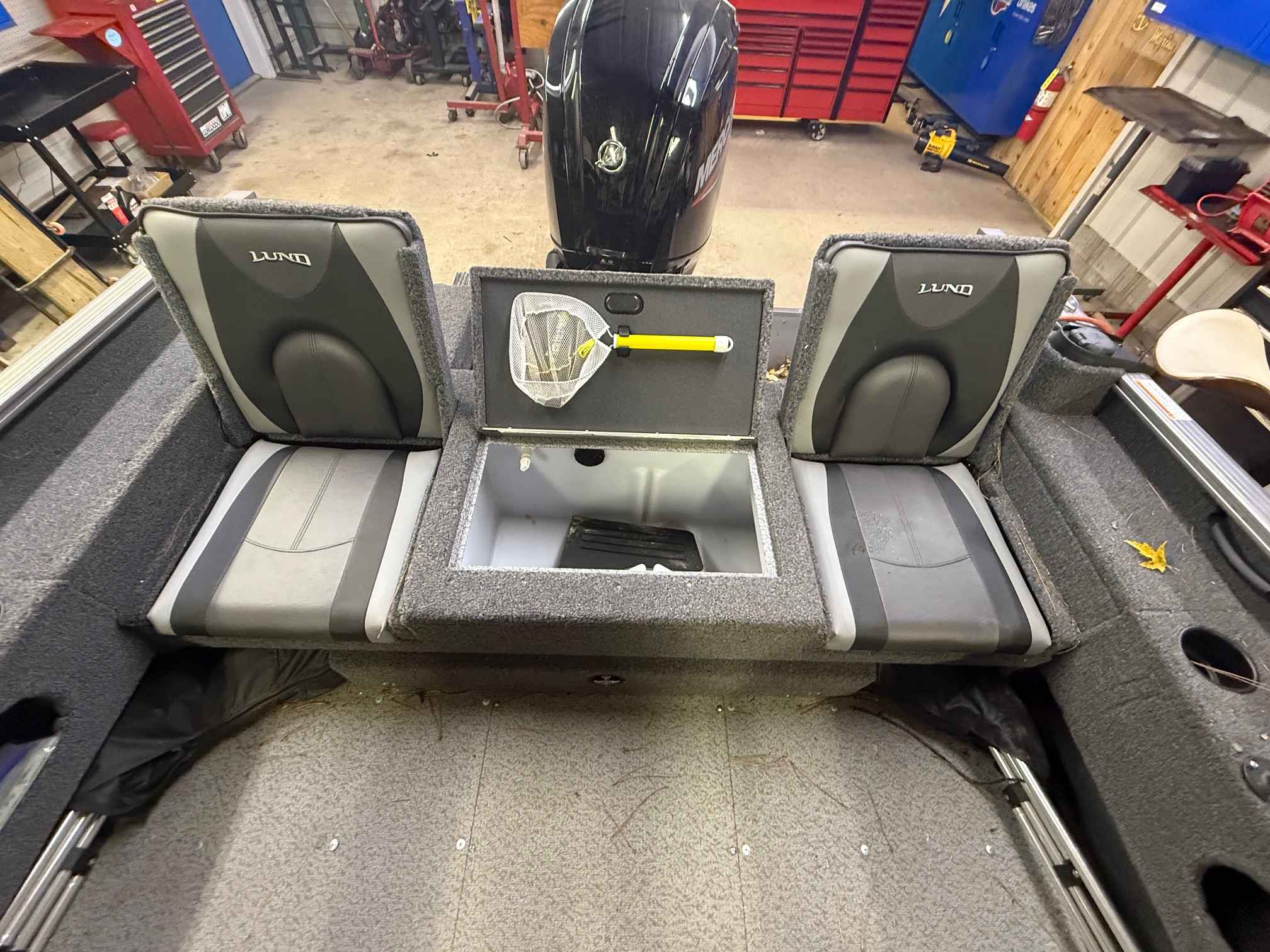 boat-carouselImage-image