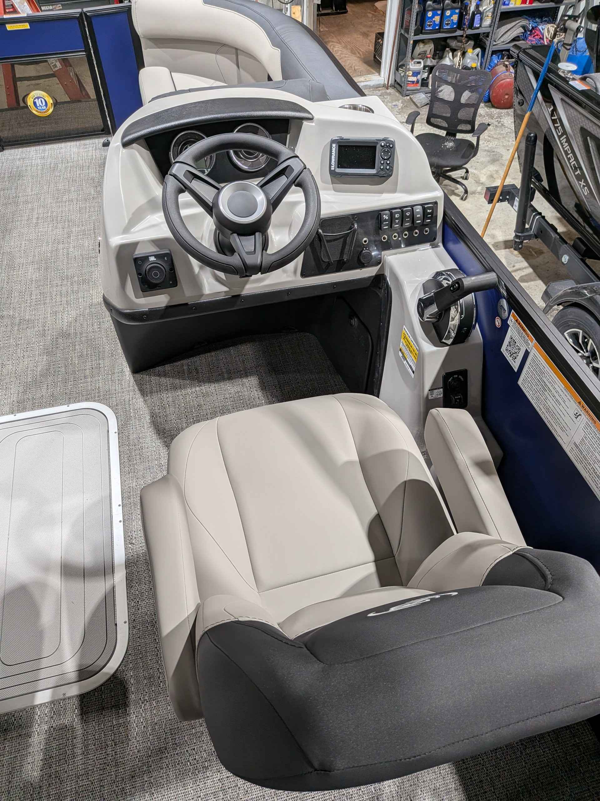 boat-carouselImage-image