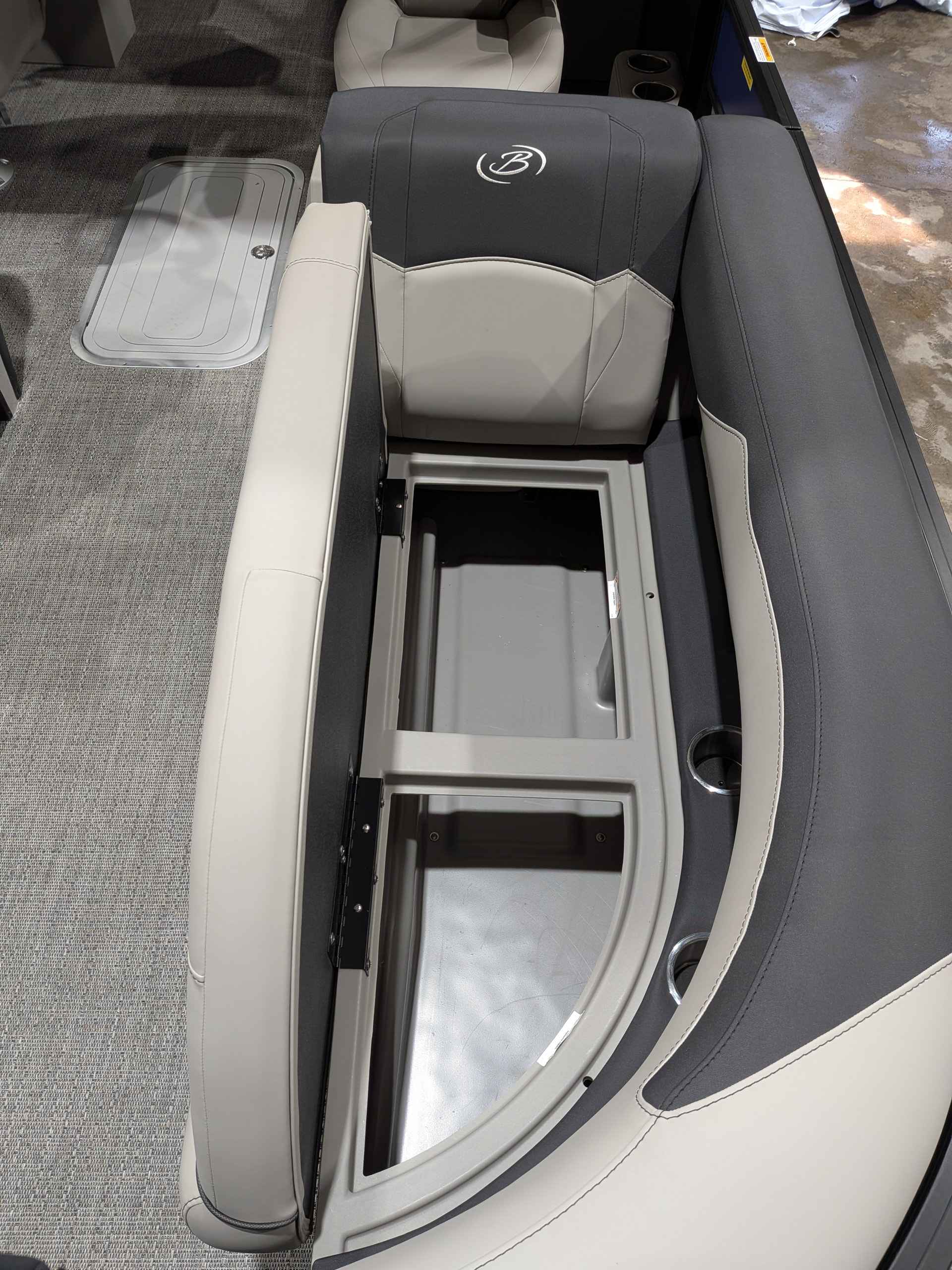 boat-carouselImage-image