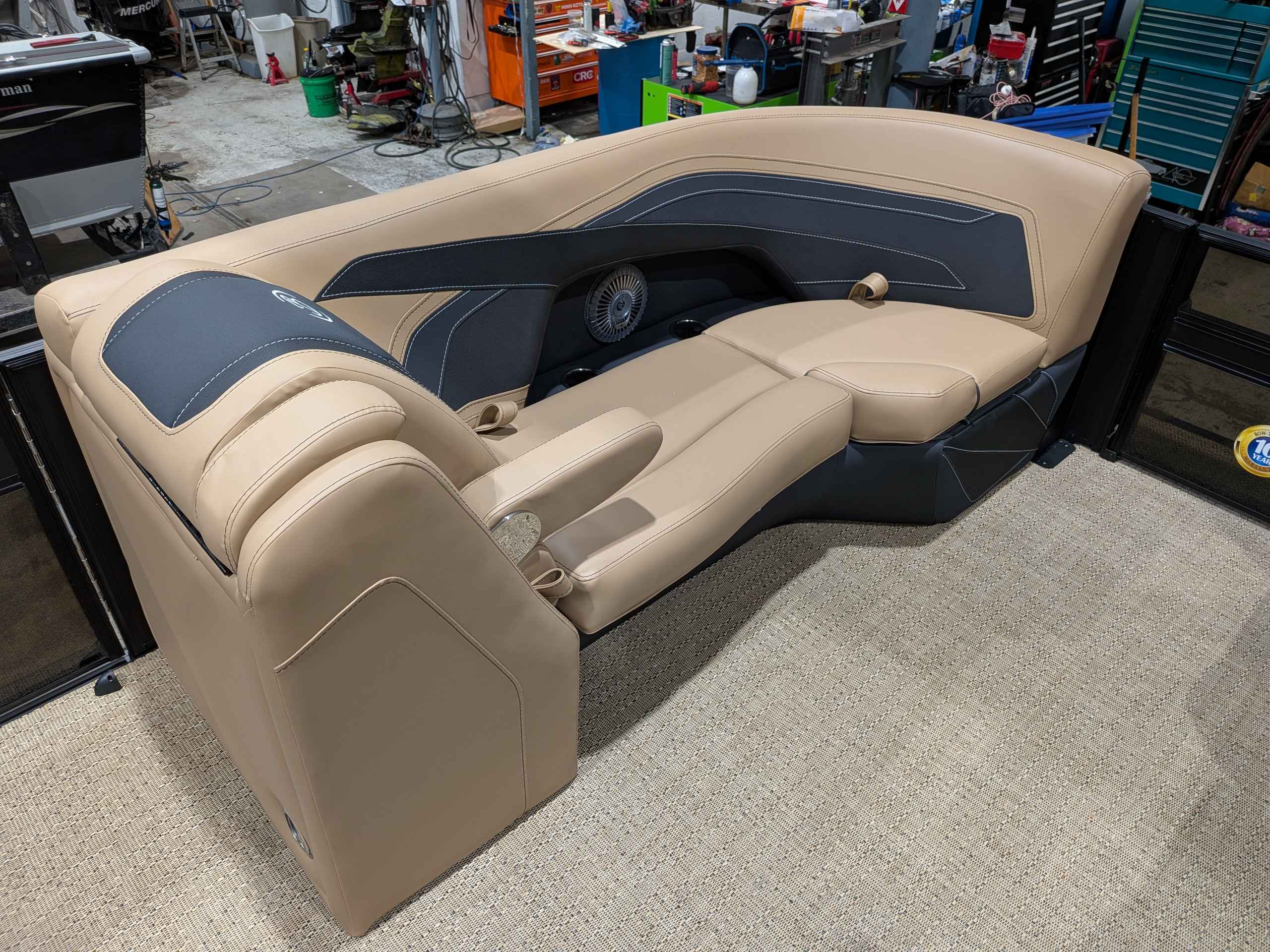 boat-carouselImage-image