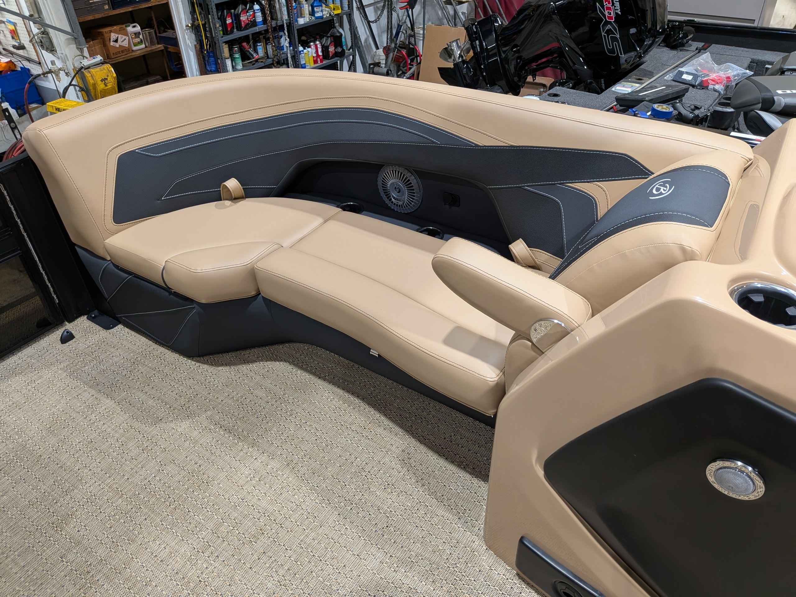 boat-carouselImage-image