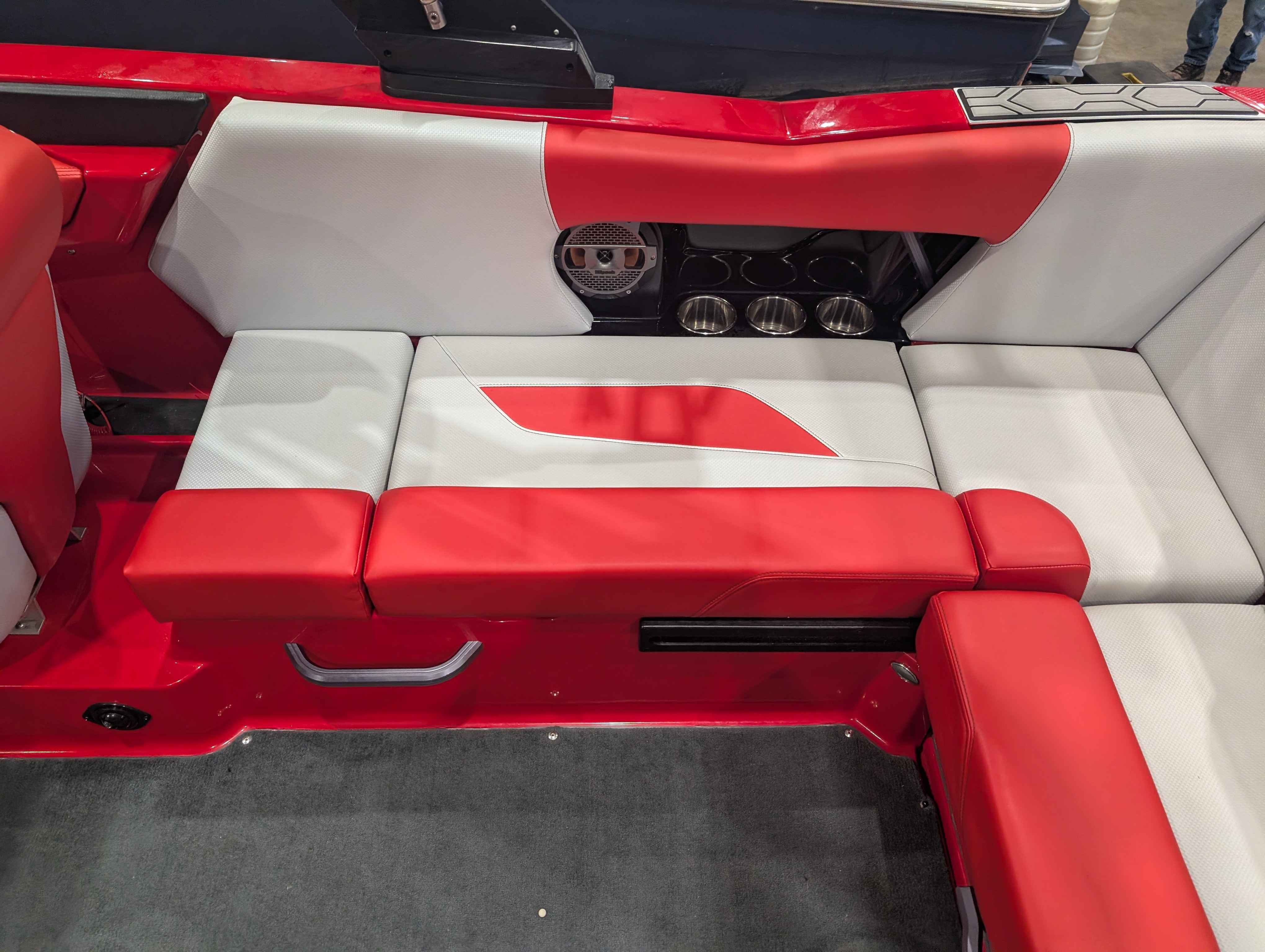 boat-carouselImage-image