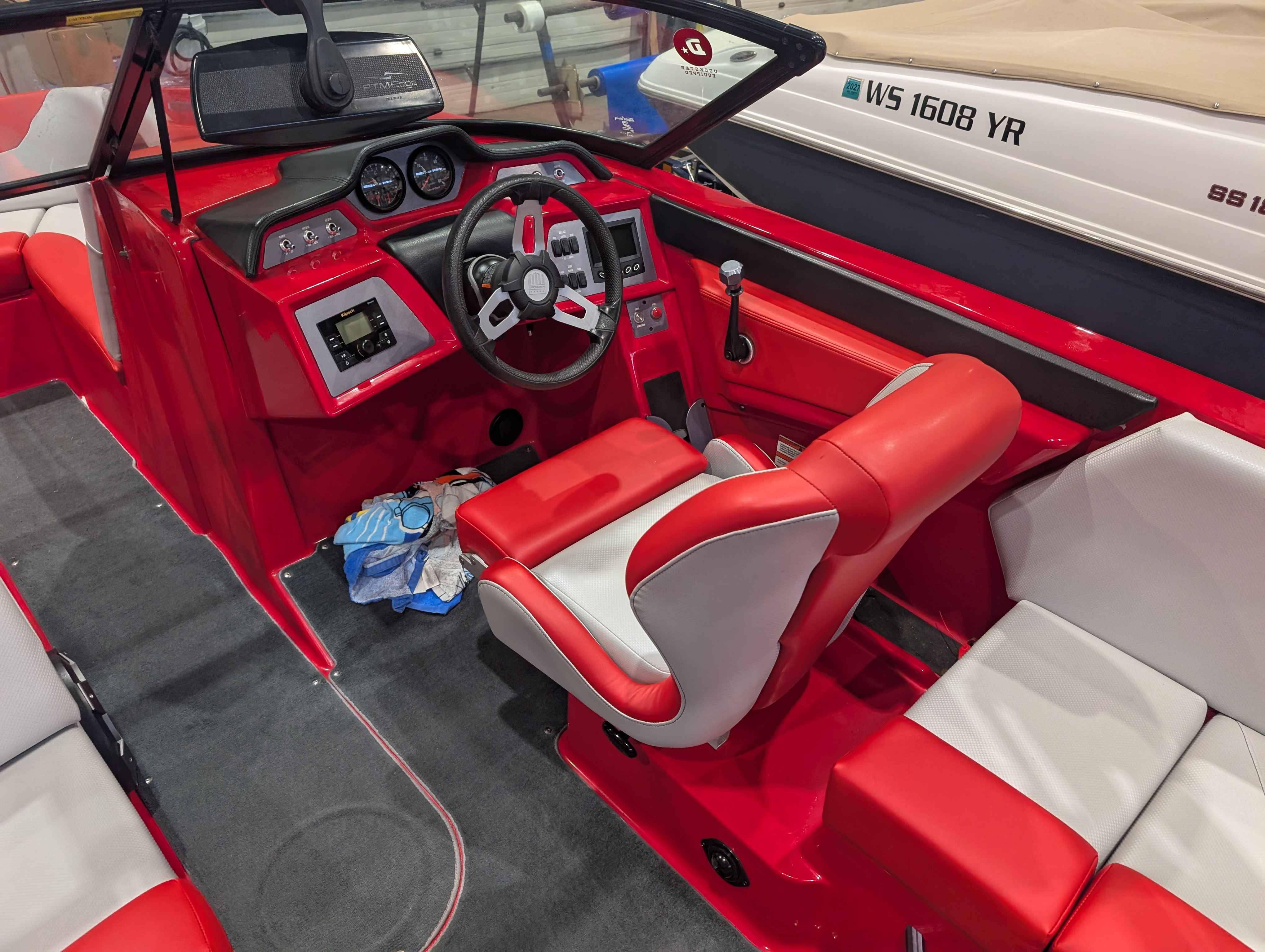 boat-carouselImage-image