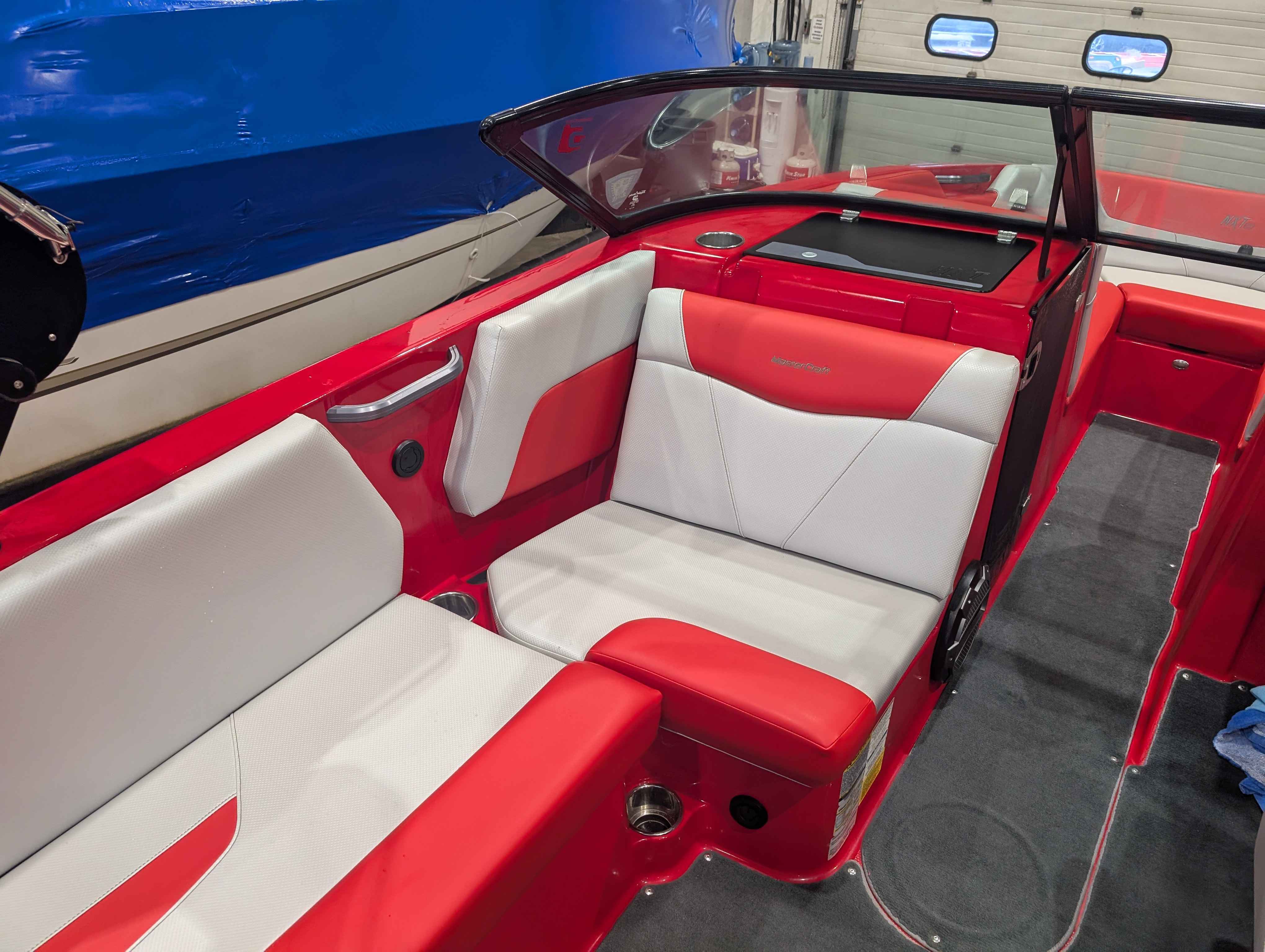 boat-carouselImage-image