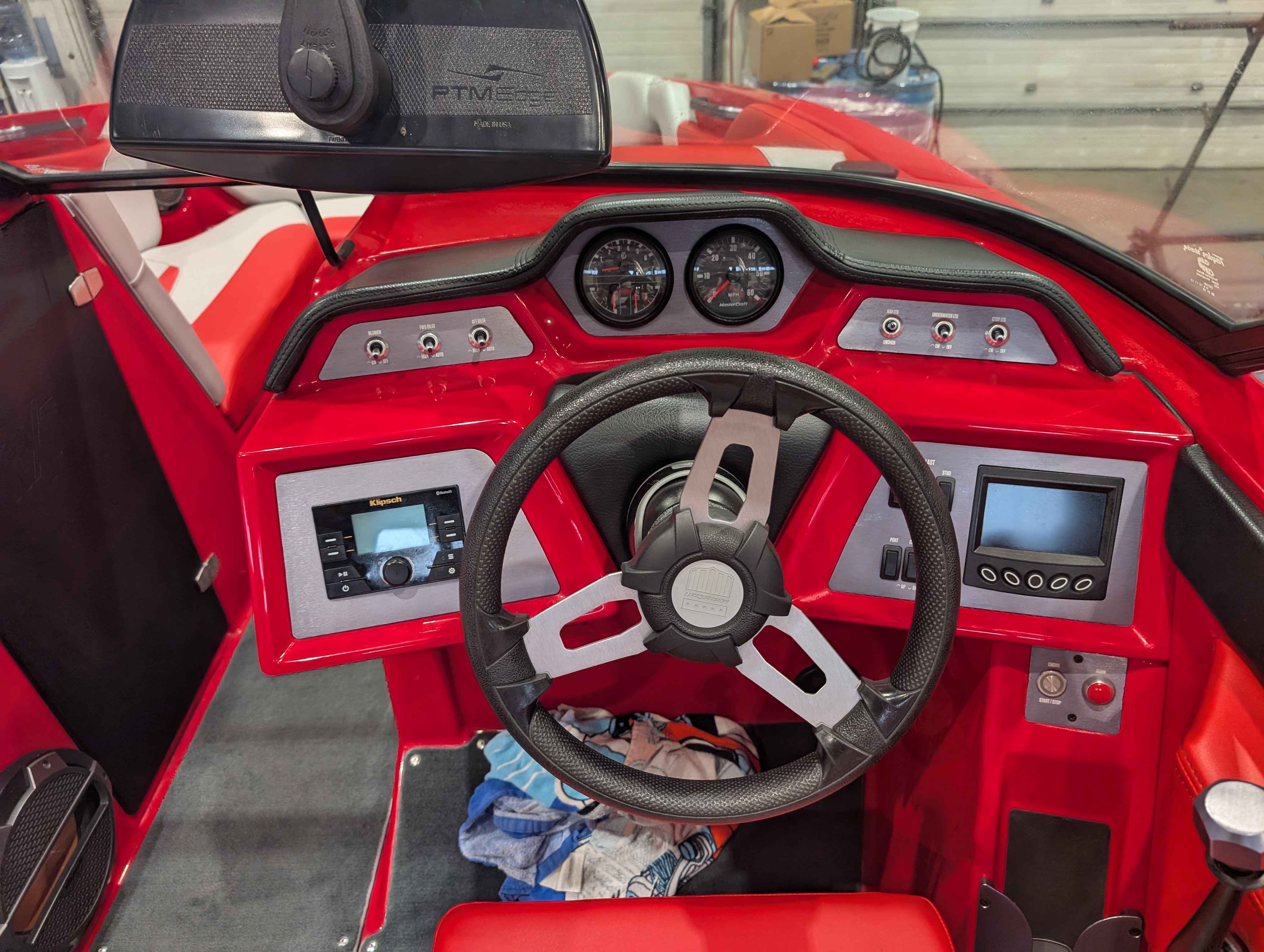 boat-carouselImage-image