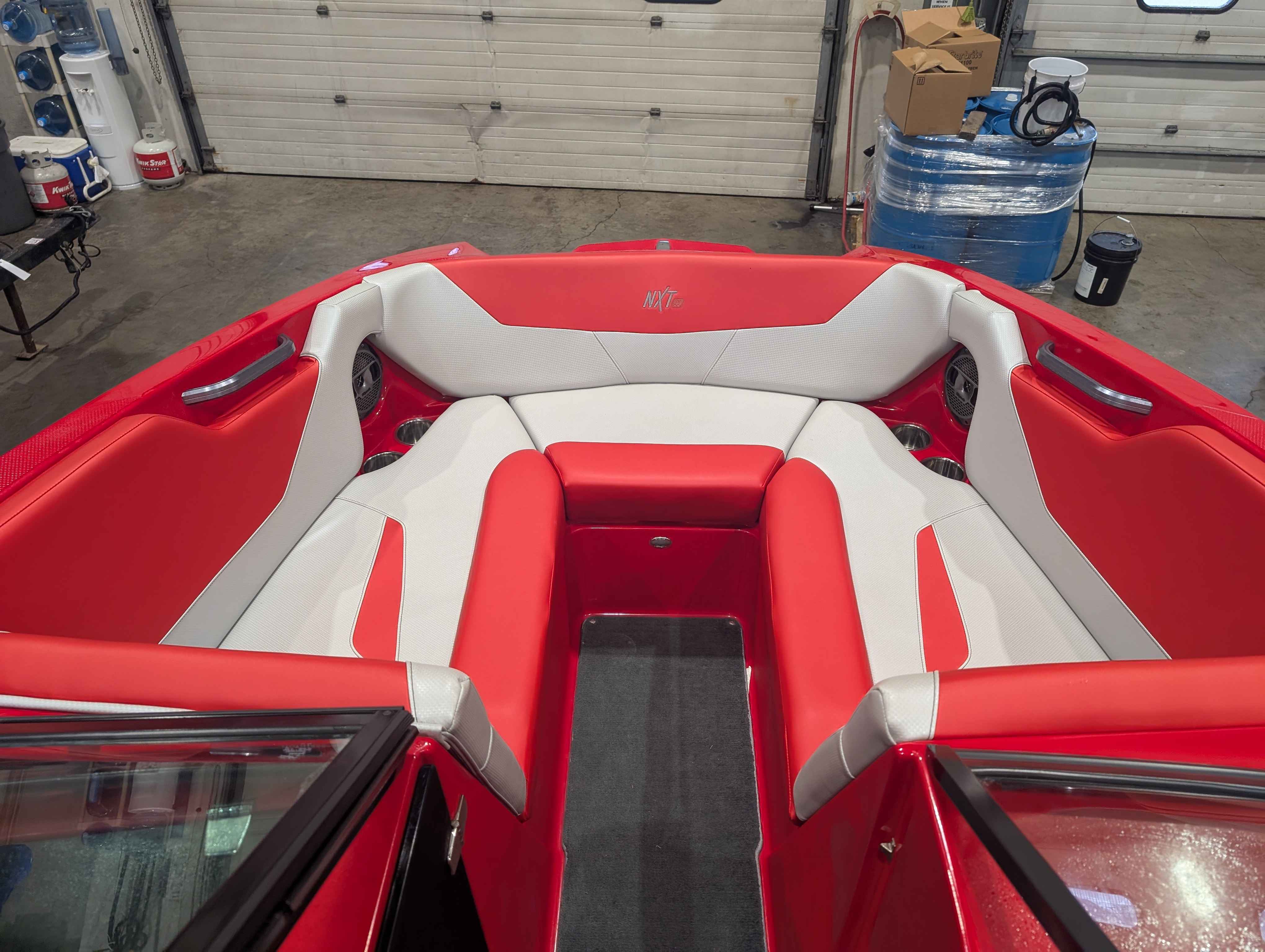 boat-carouselImage-image