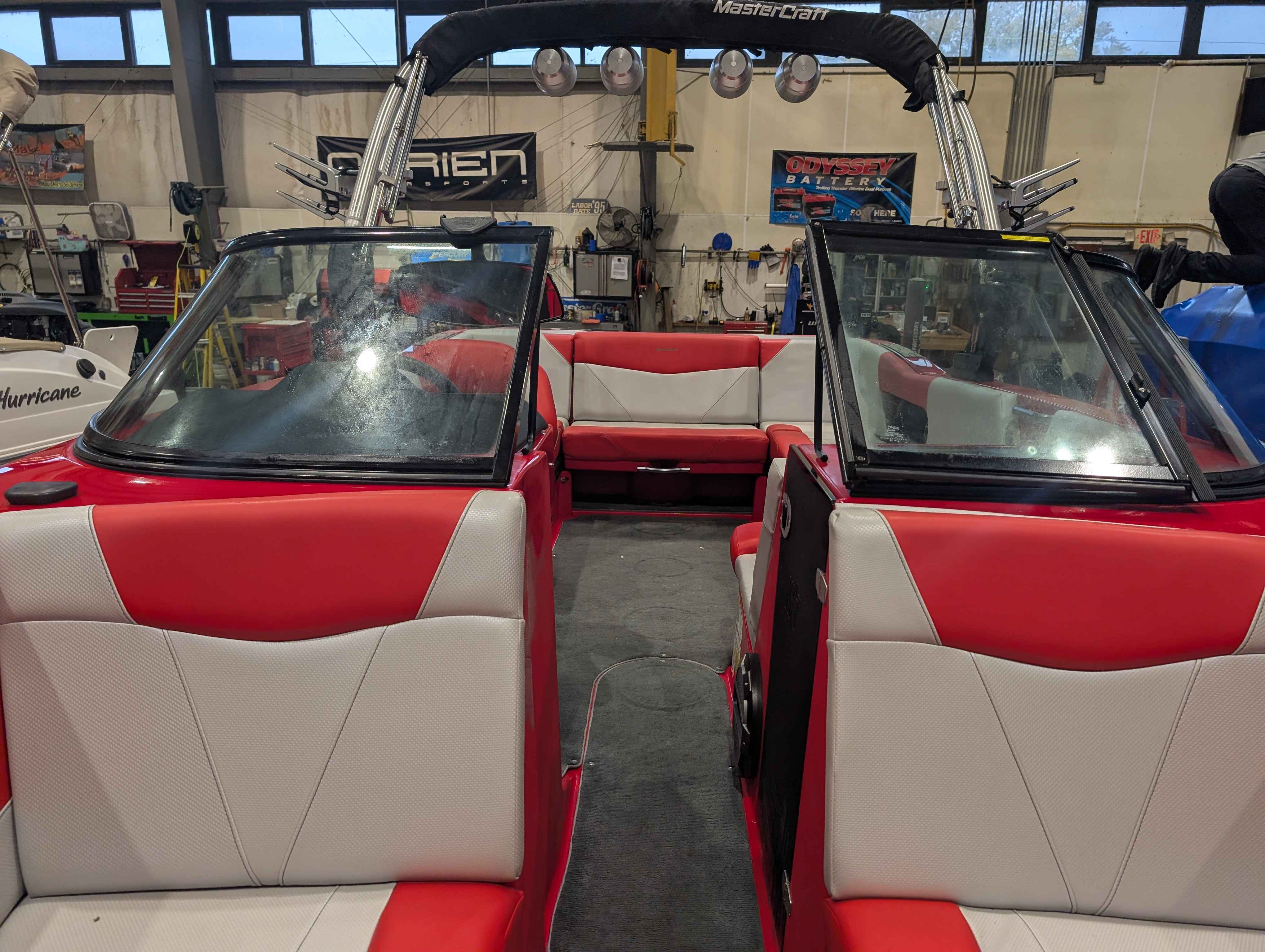 boat-carouselImage-image