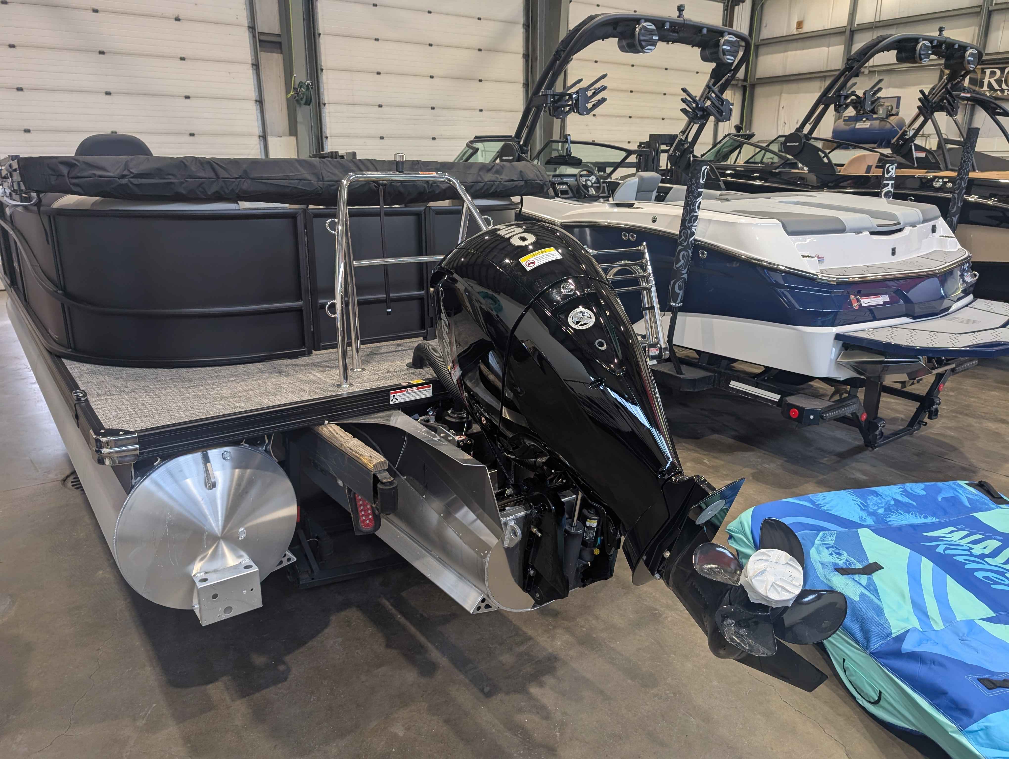 boat-carouselImage-image