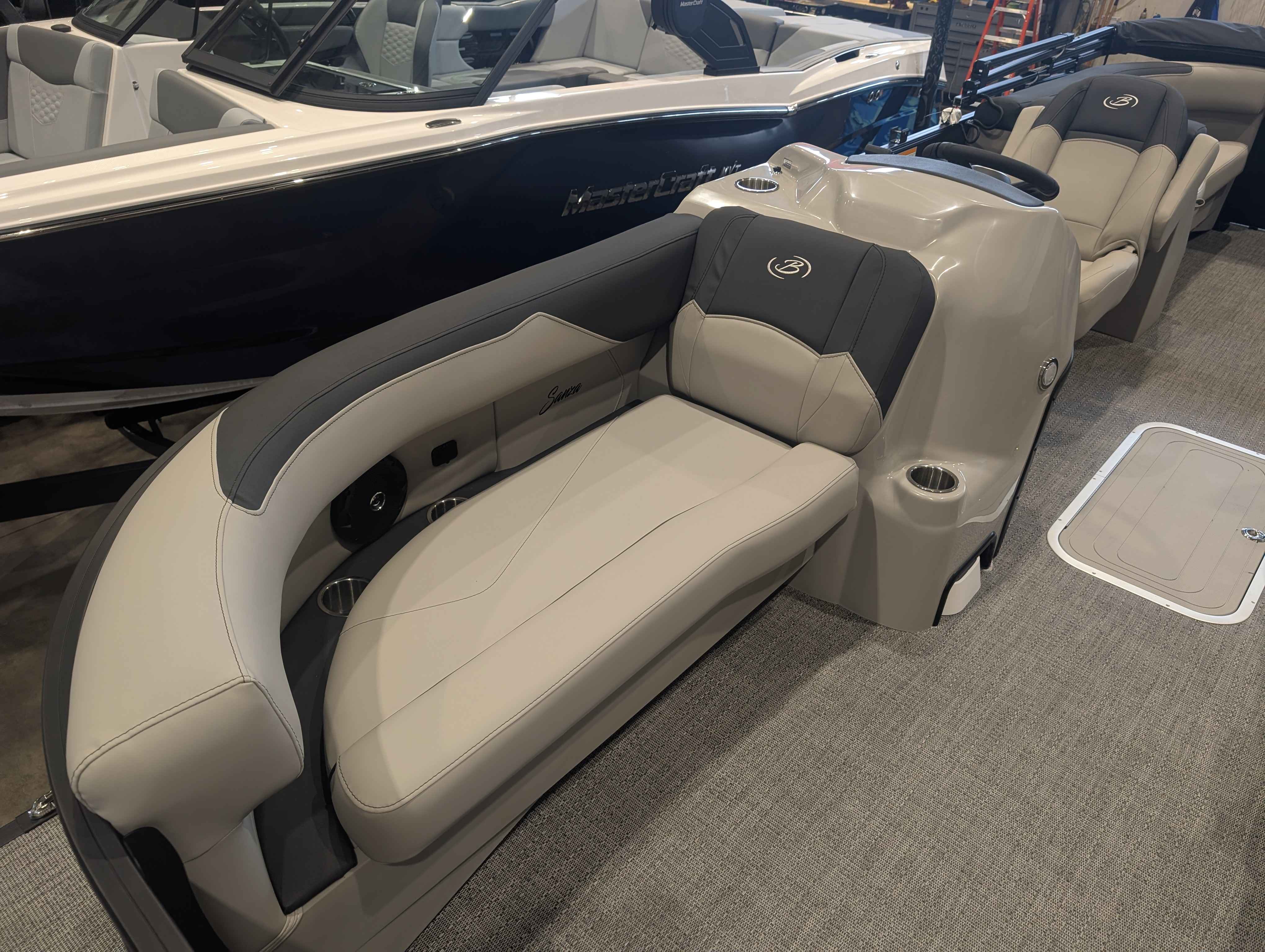 boat-carouselImage-image