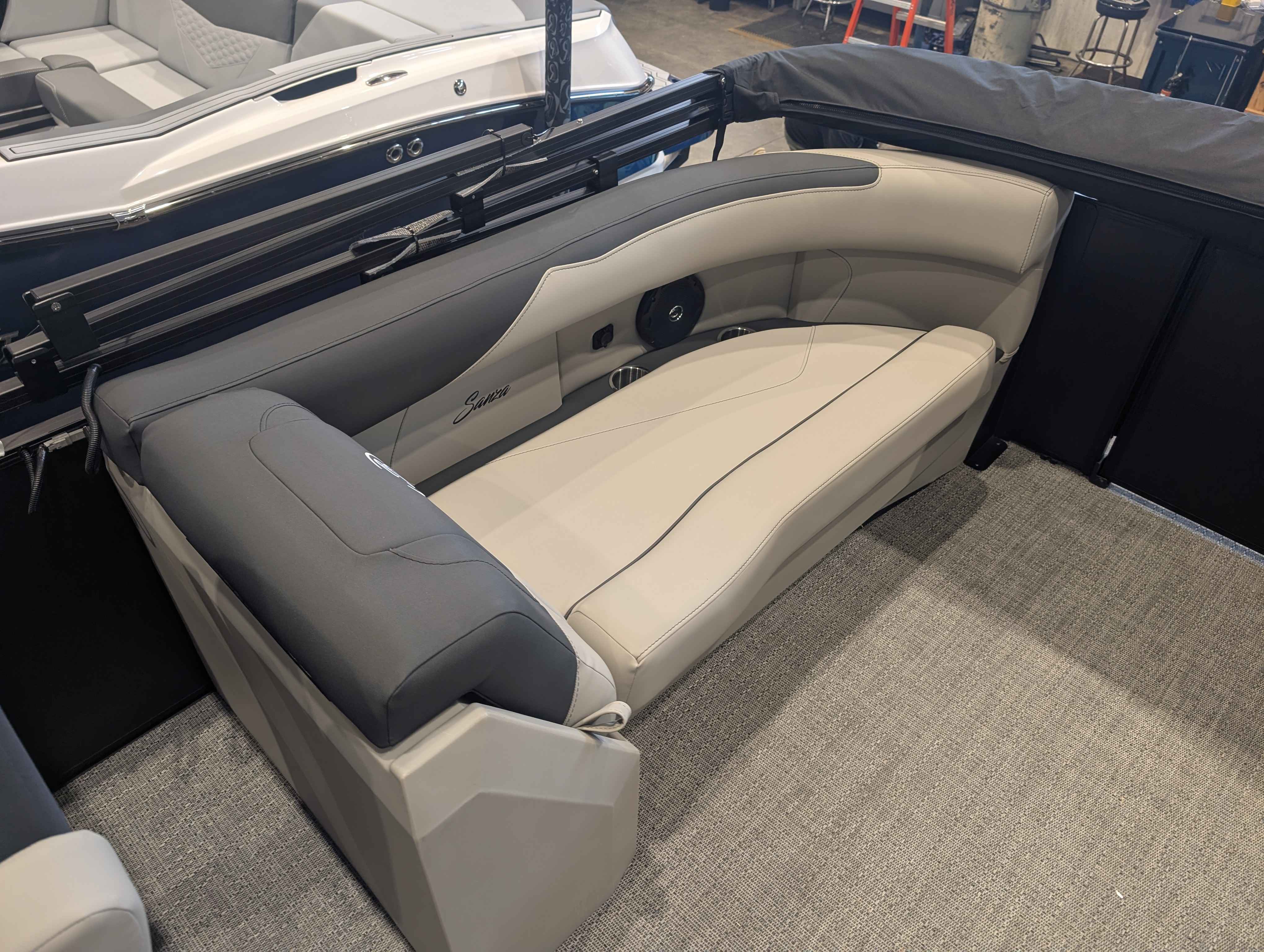 boat-carouselImage-image