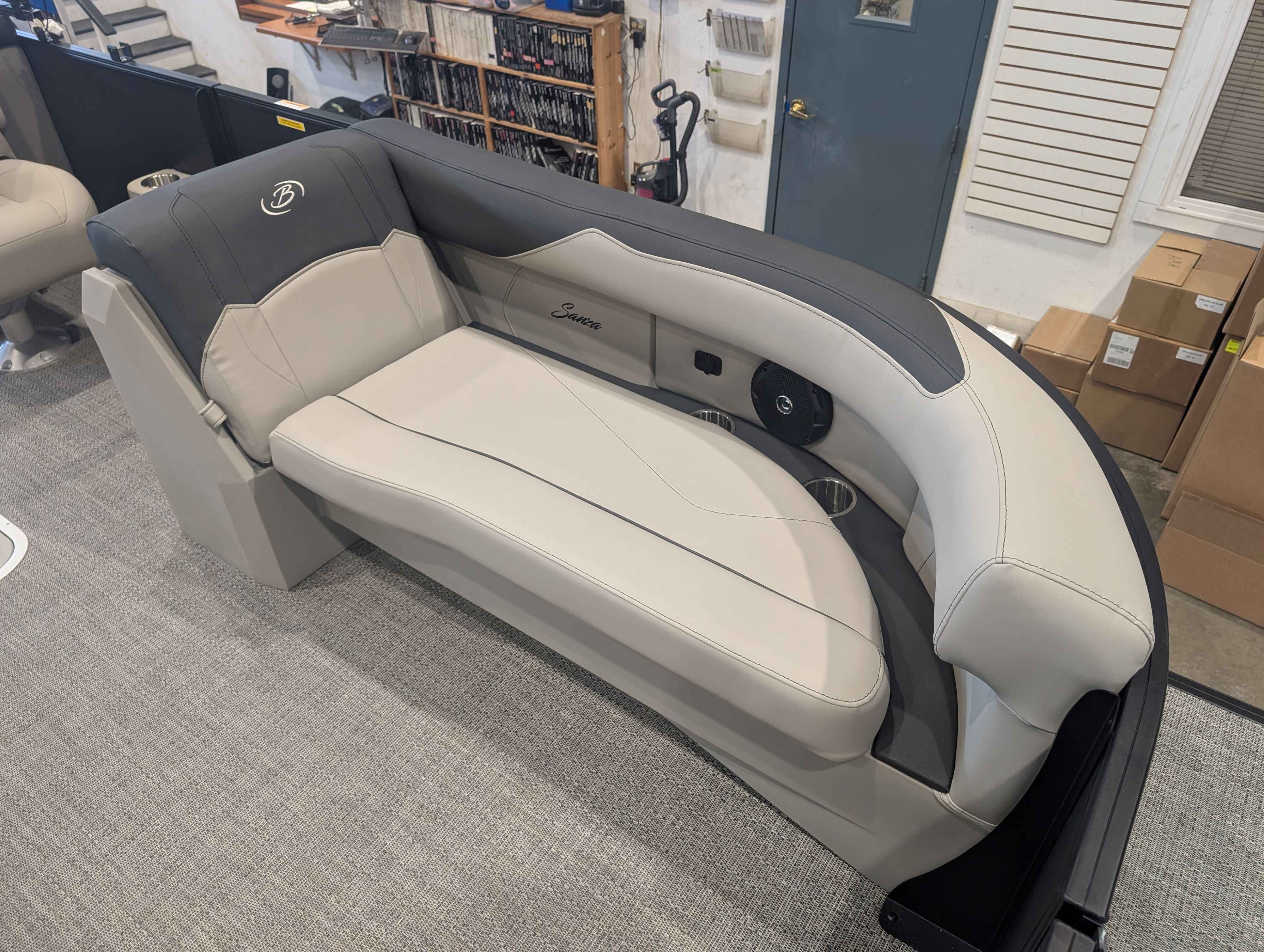 boat-carouselImage-image