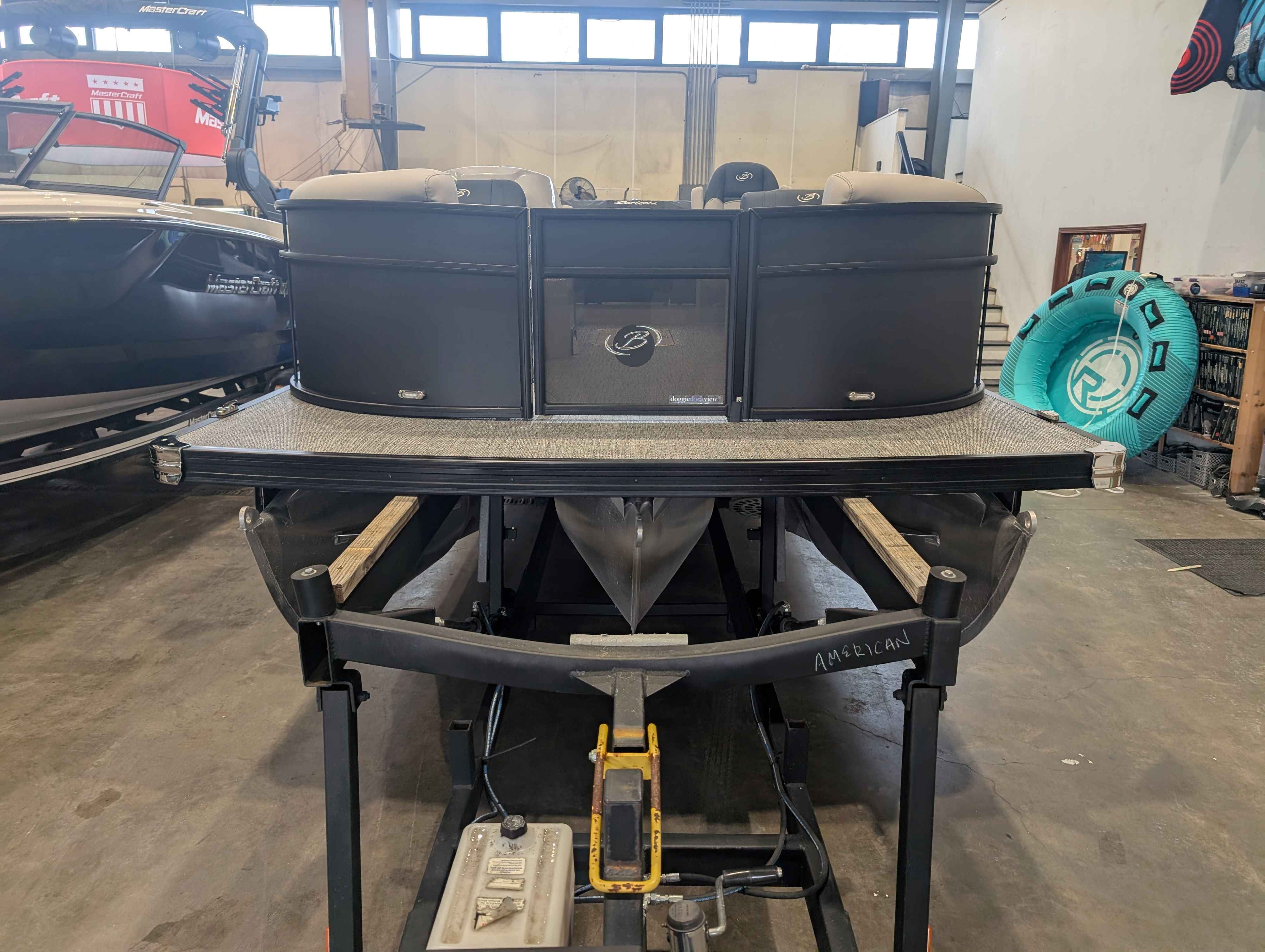 boat-carouselImage-image