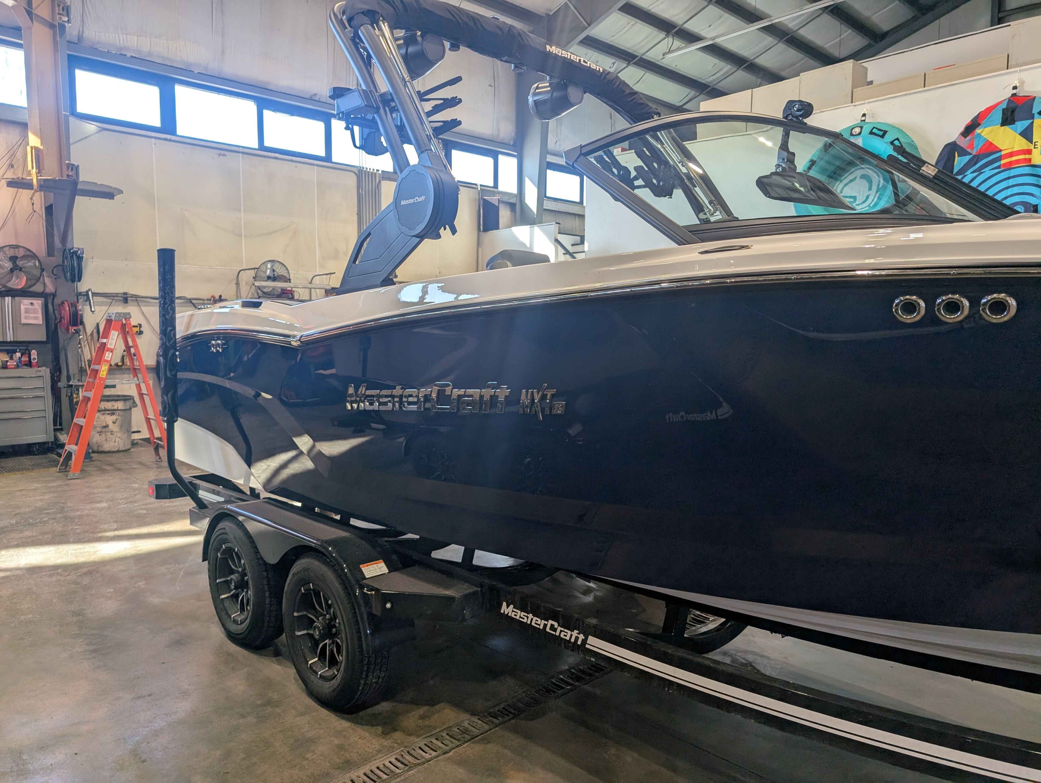 boat-carouselImage-image