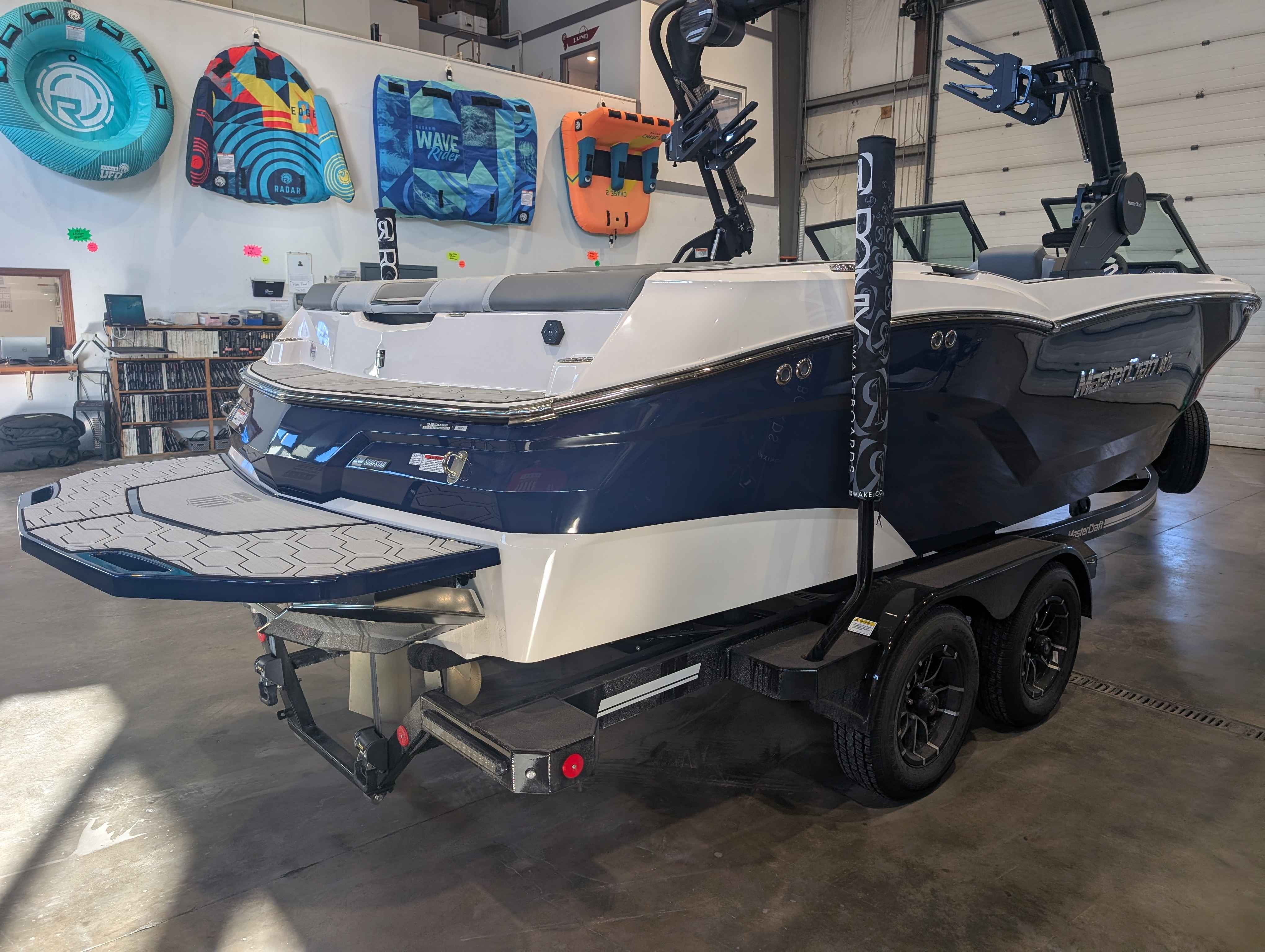 boat-carouselImage-image