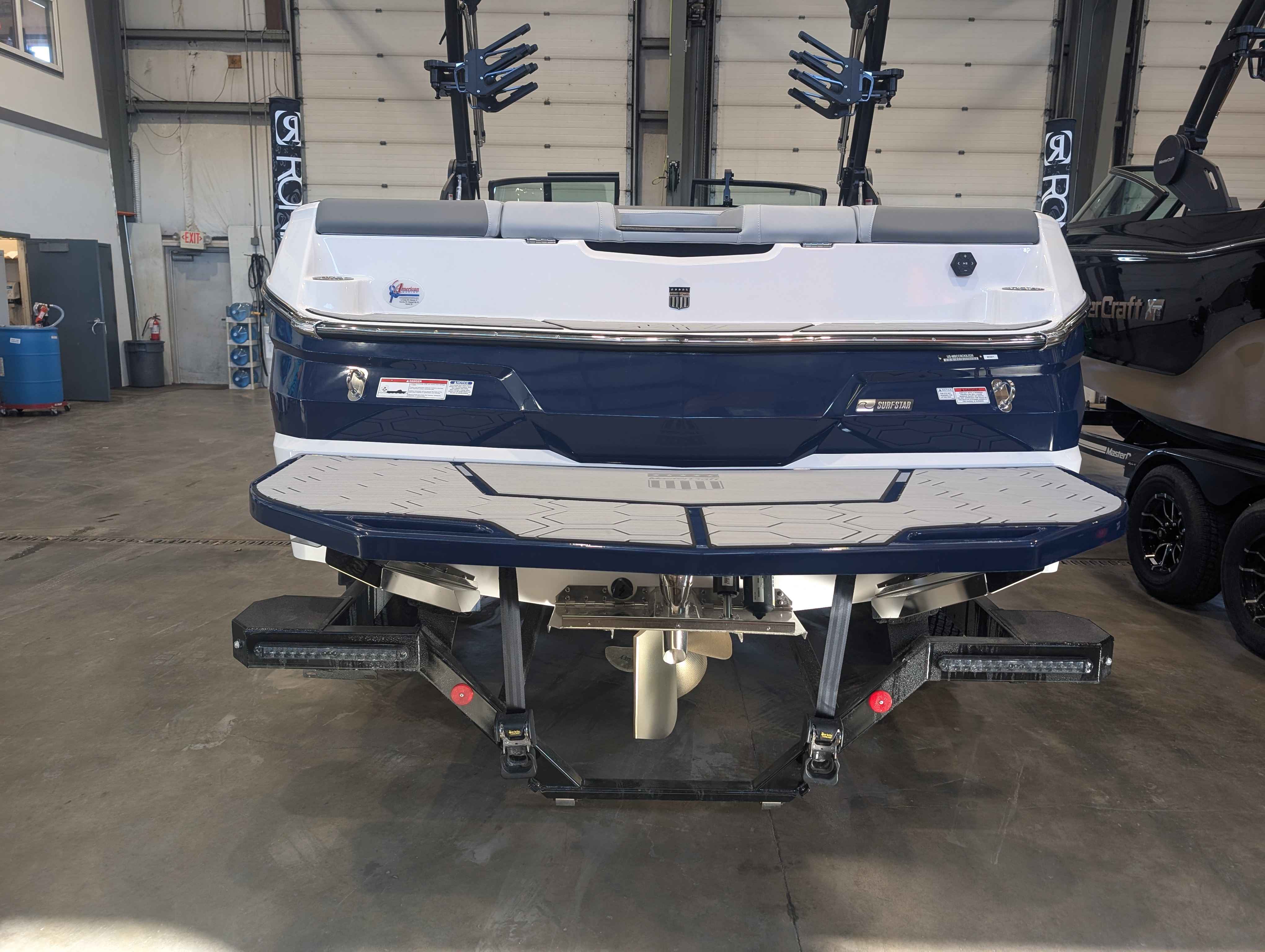 boat-carouselImage-image