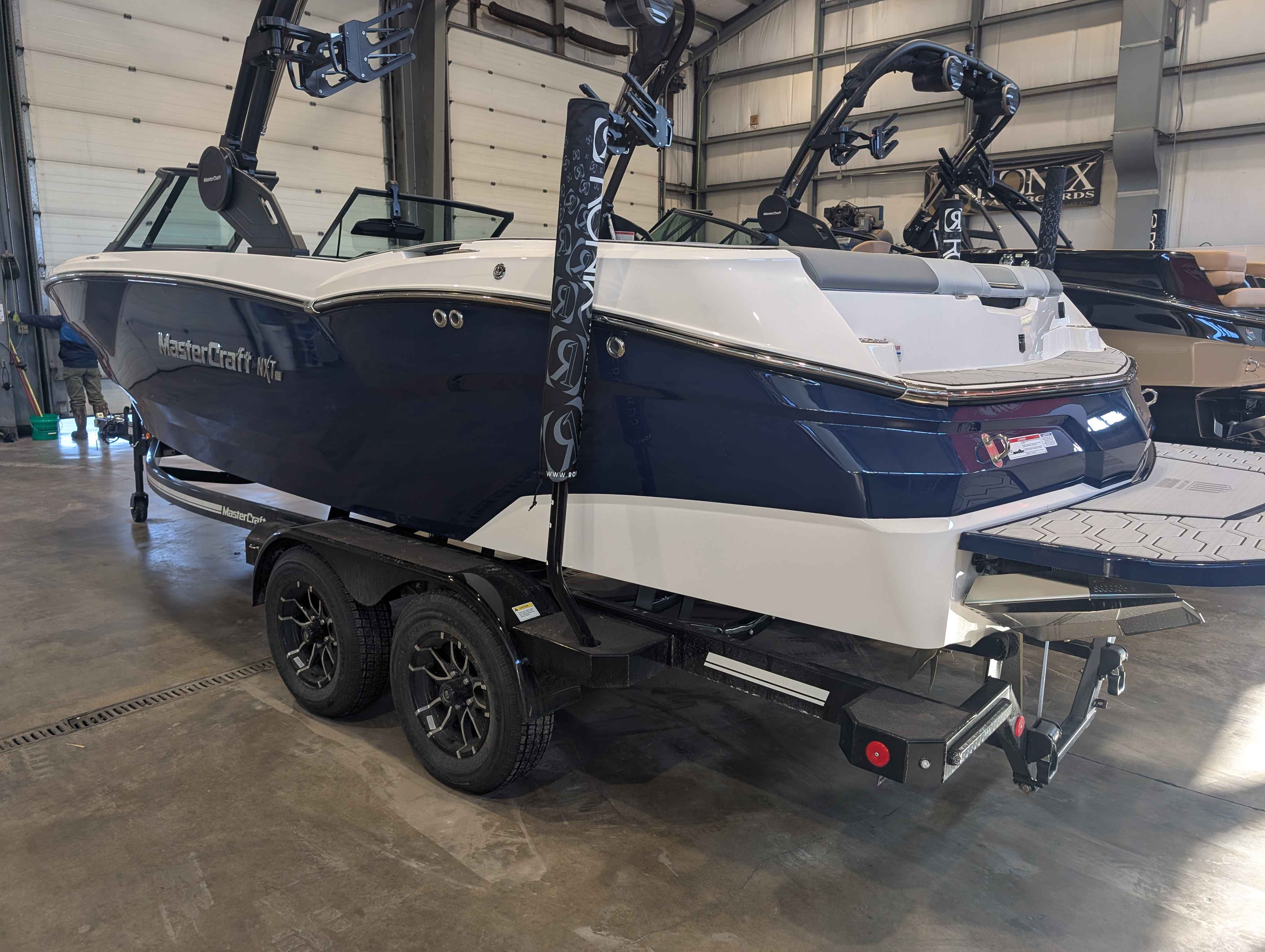 boat-carouselImage-image