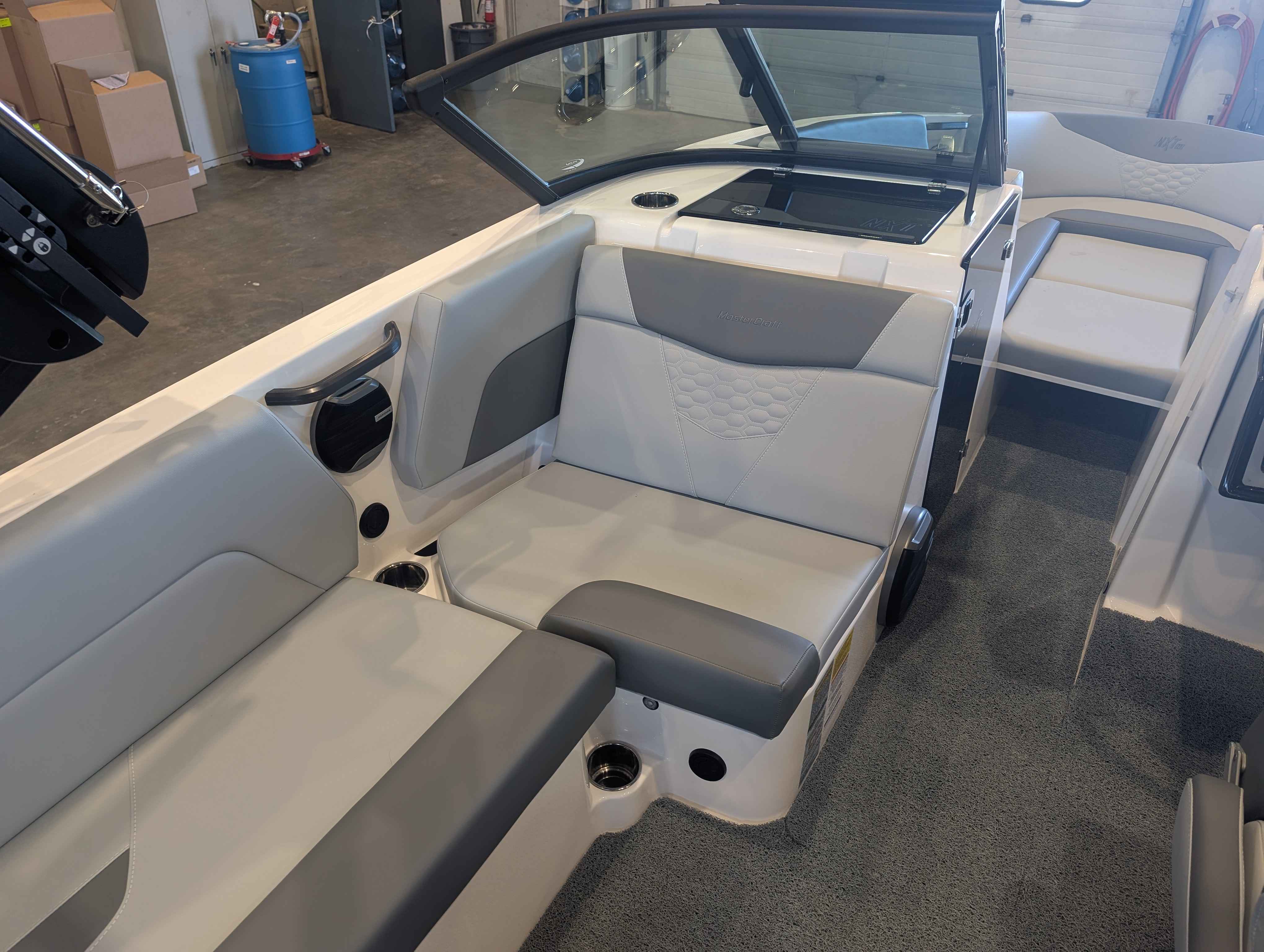 boat-carouselImage-image