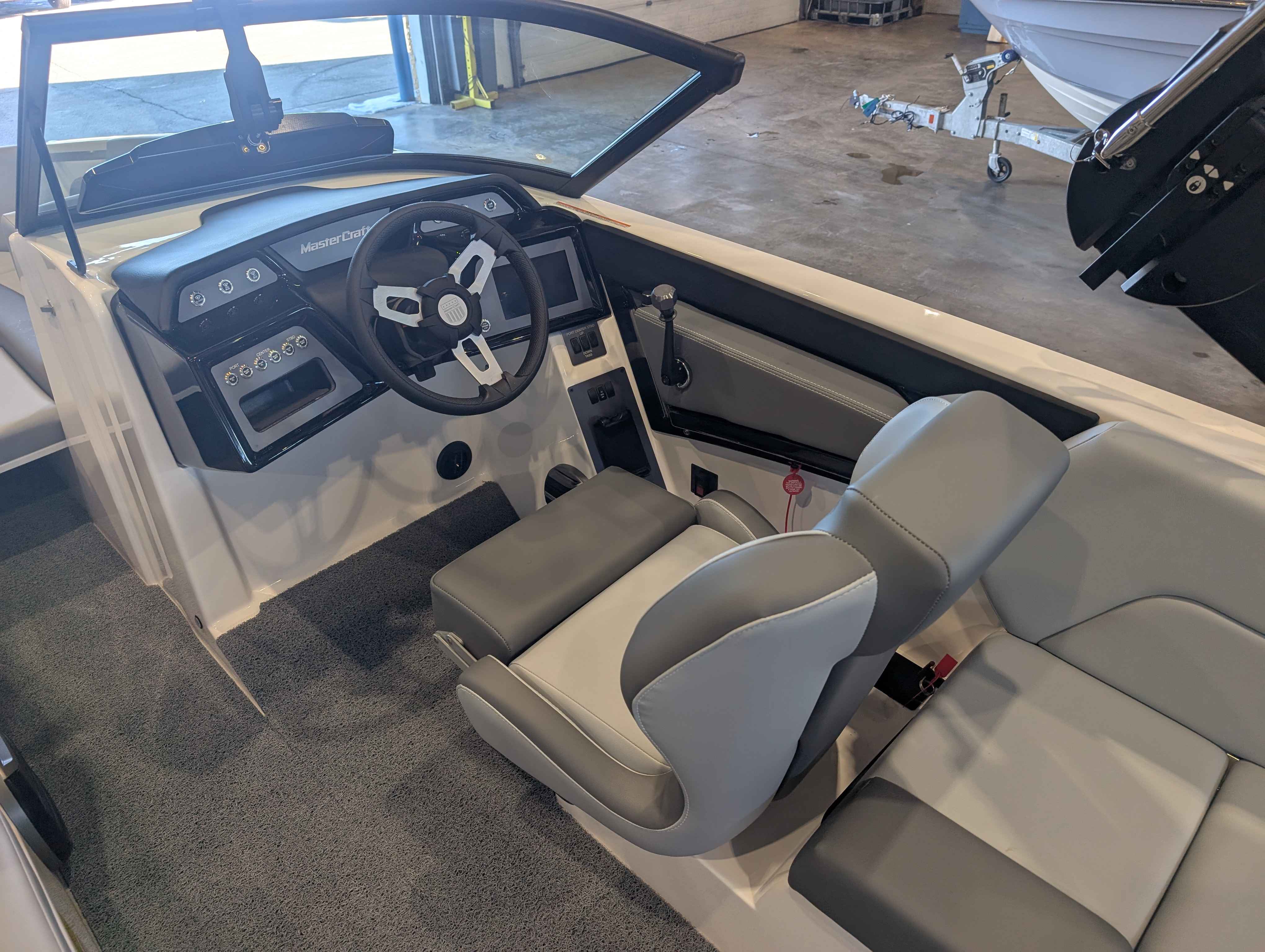 boat-carouselImage-image