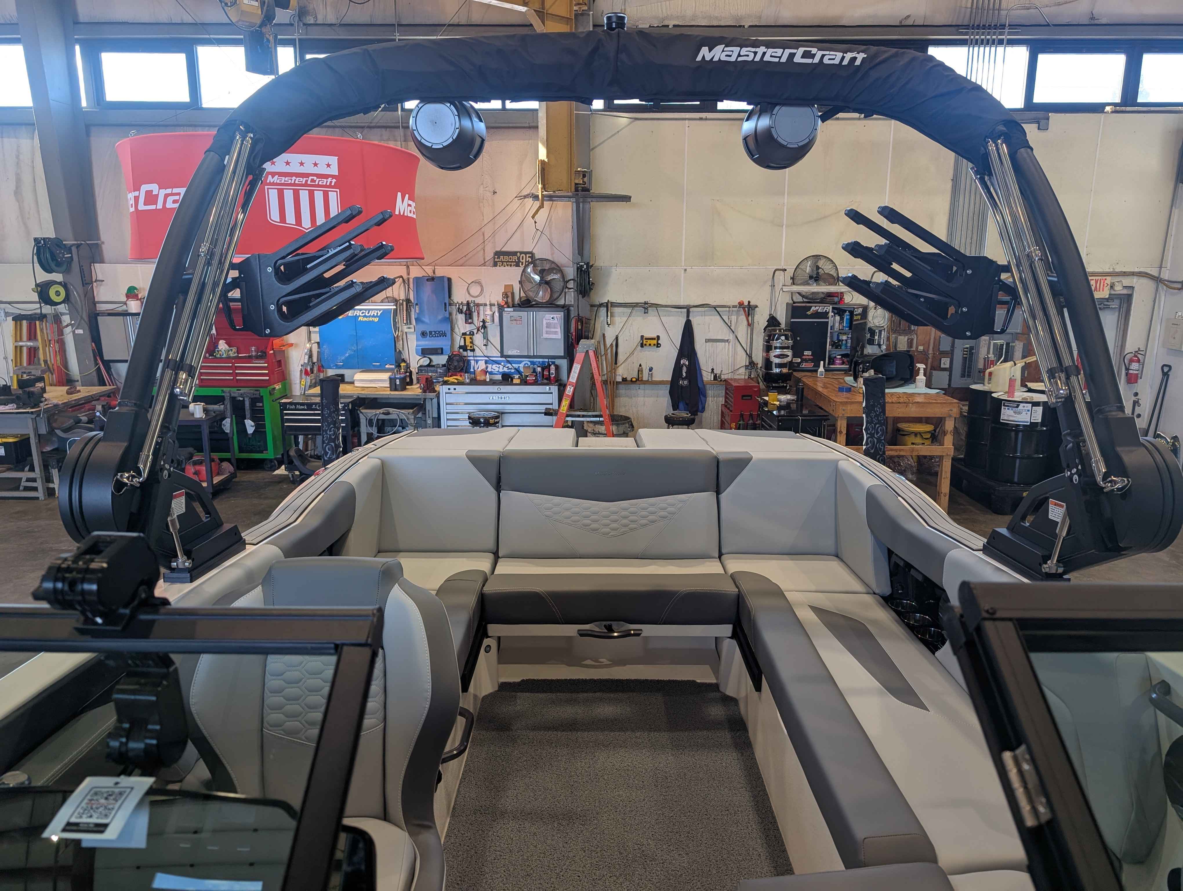 boat-carouselImage-image