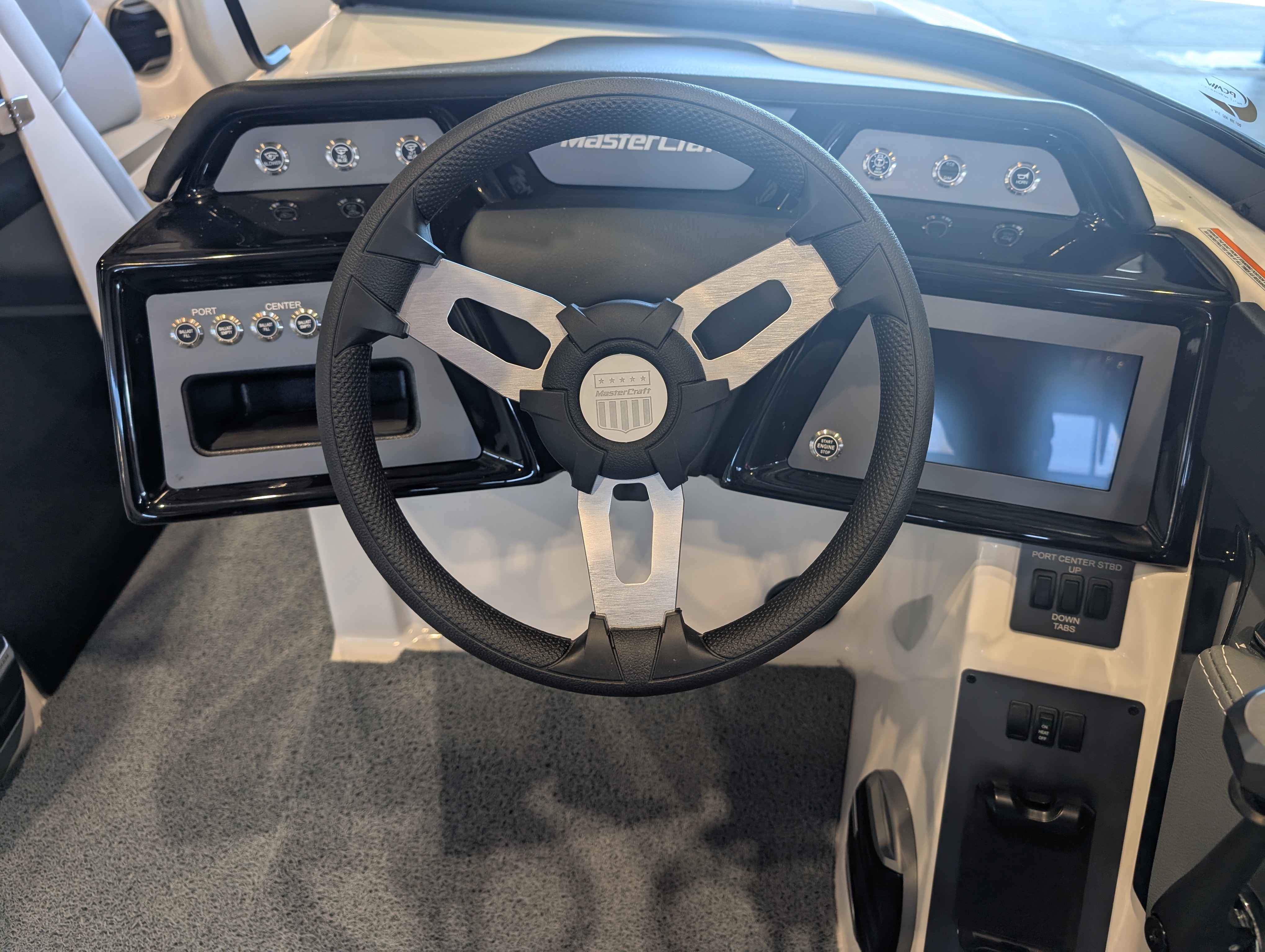 boat-carouselImage-image