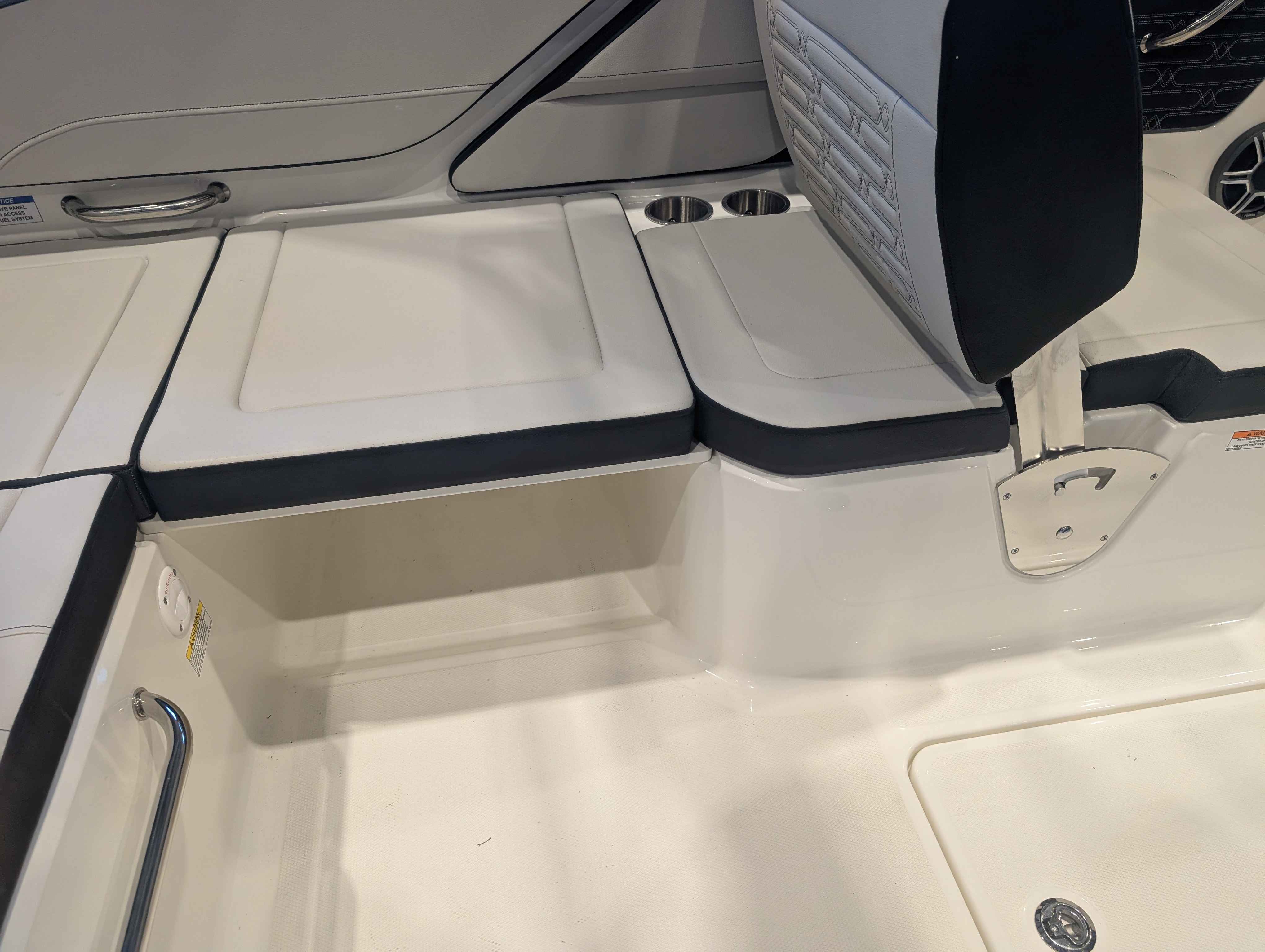 boat-carouselImage-image