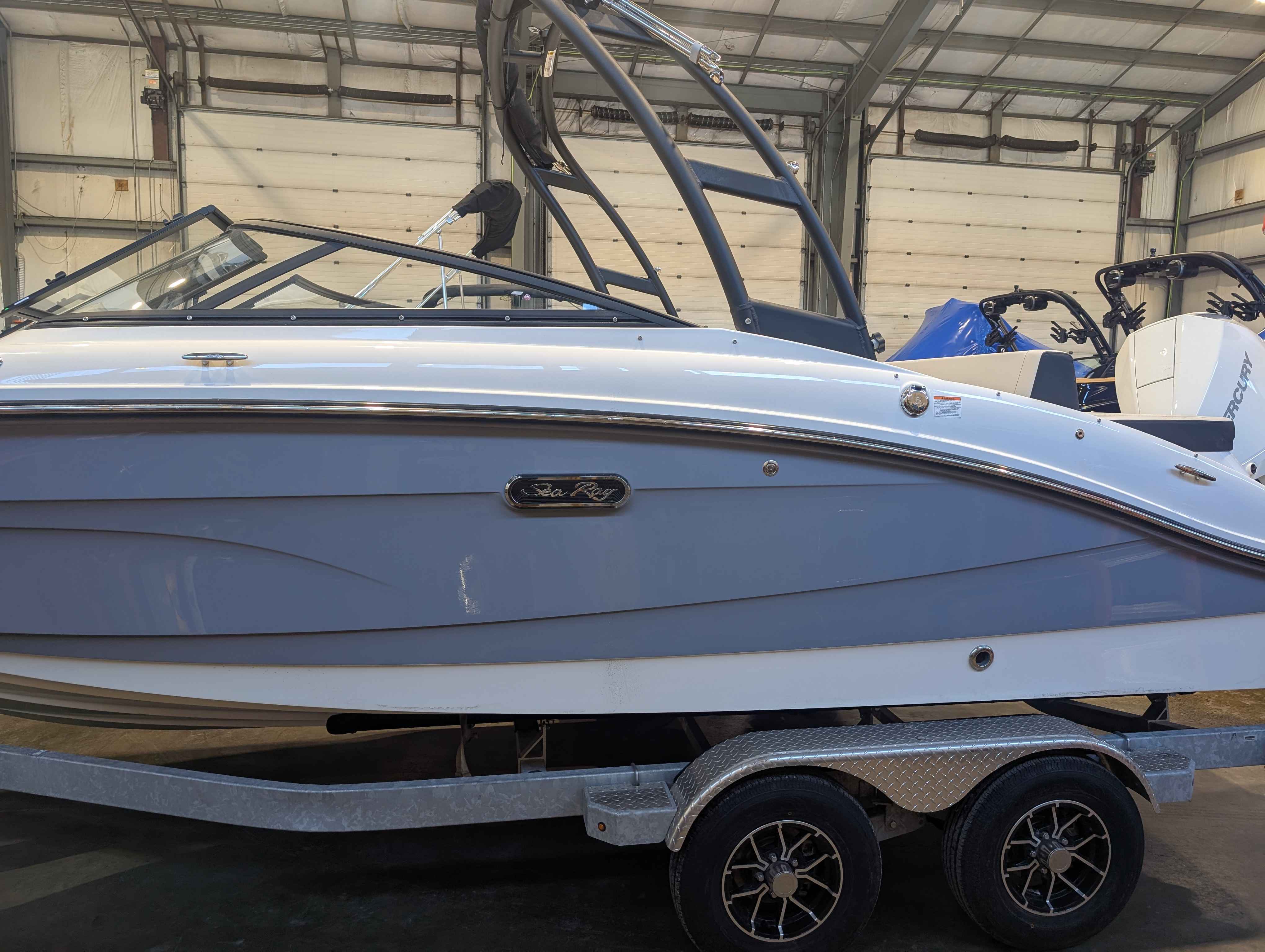 boat-carouselImage-image