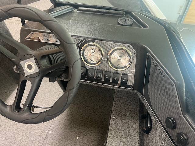 boat-carouselImage-image