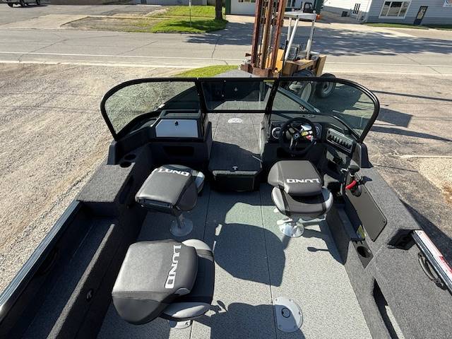 boat-carouselImage-image