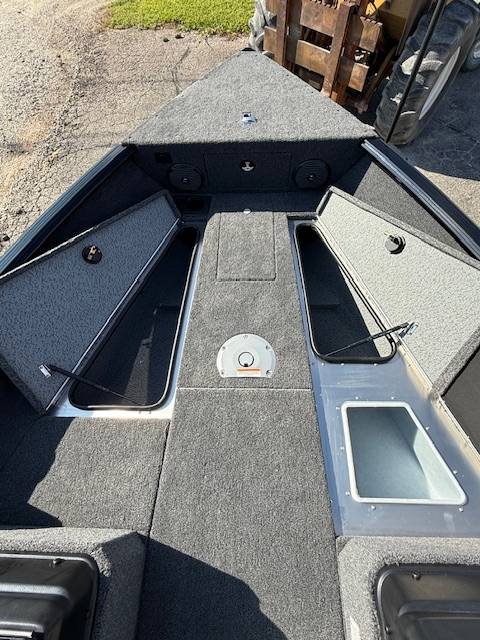 boat-carouselImage-image