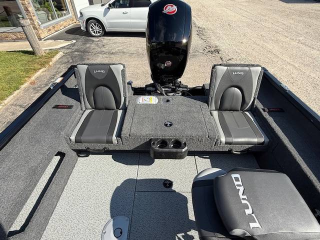 boat-carouselImage-image