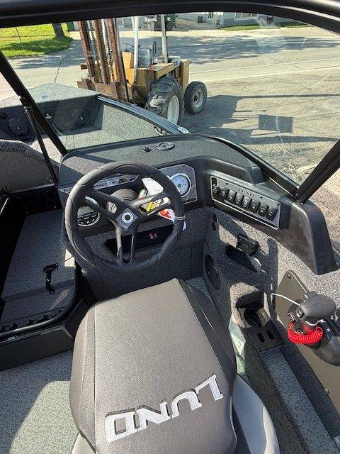 boat-carouselImage-image