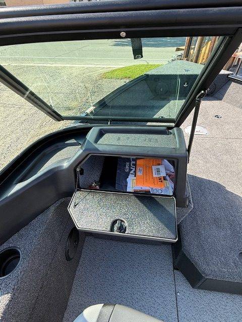 boat-carouselImage-image