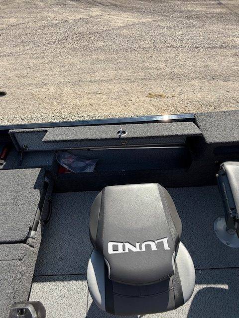 boat-carouselImage-image