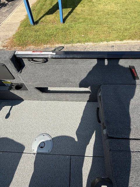 boat-carouselImage-image