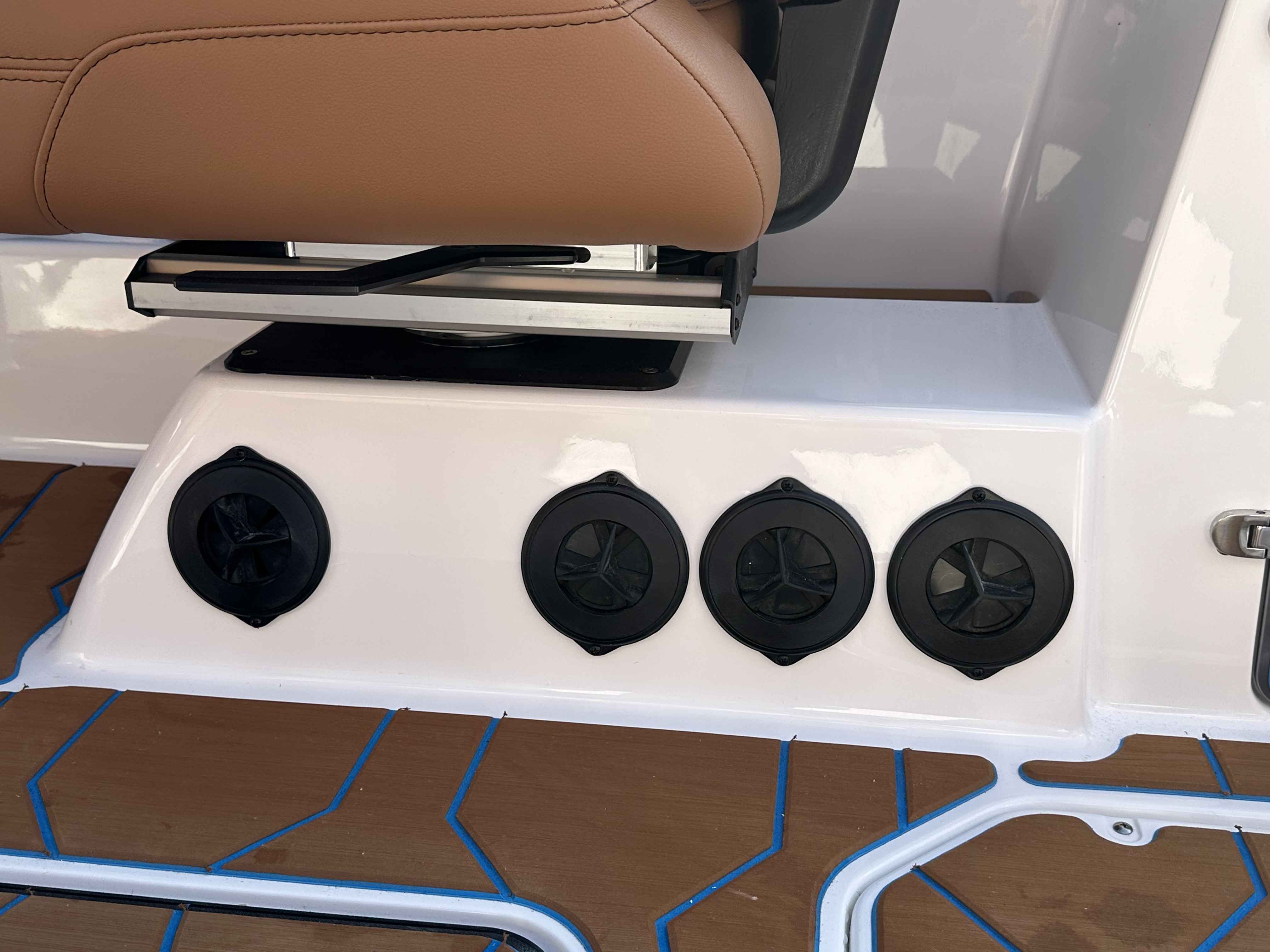 2026 Malibu 24 MXZ-11