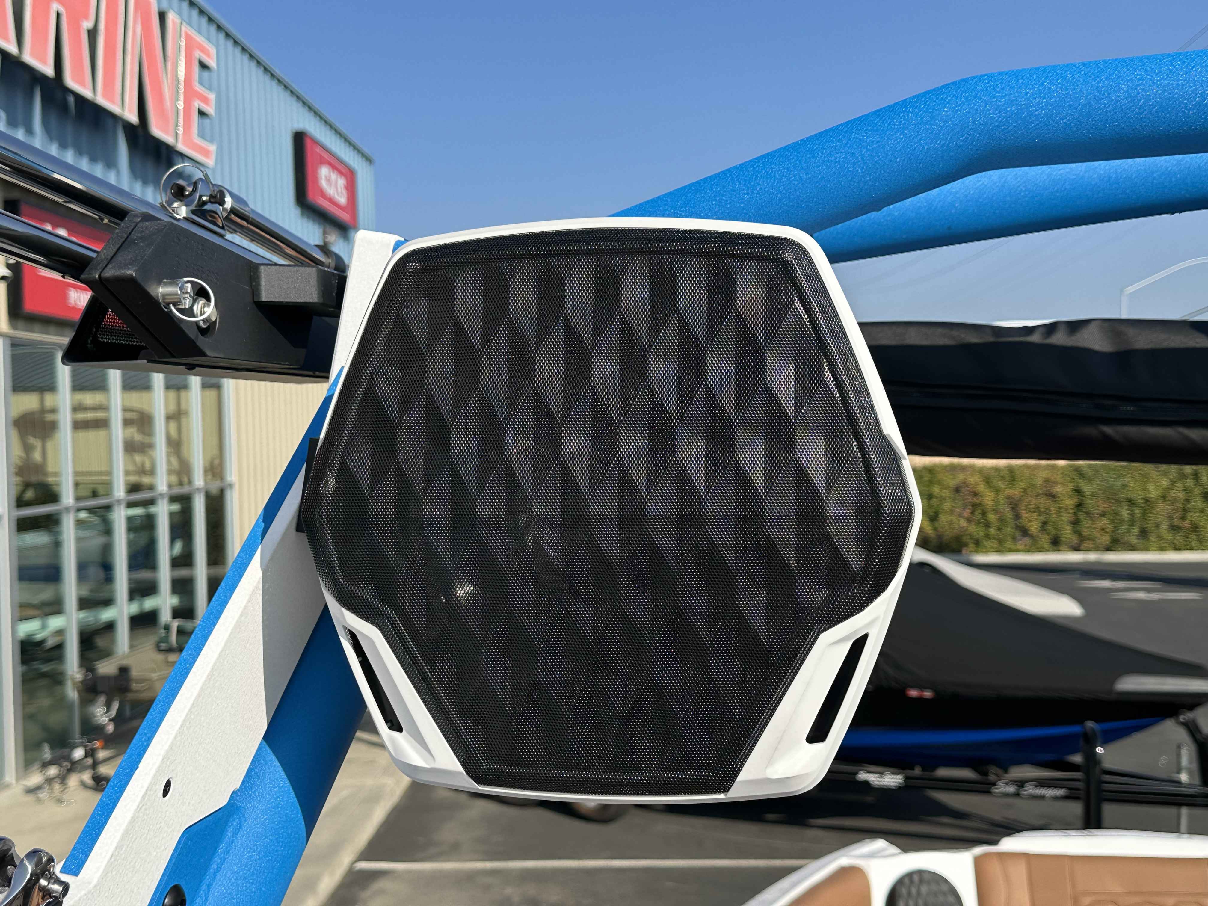 2026 Malibu 24 MXZ-15