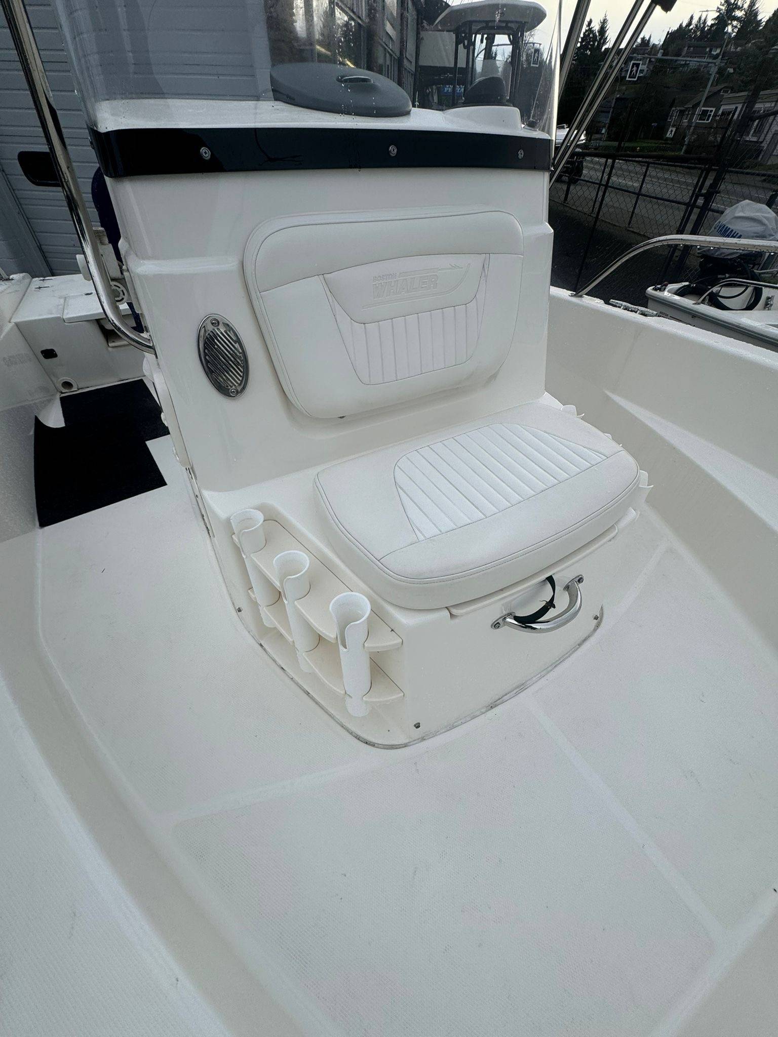 2011 Boston Whaler 180 Dauntless-4