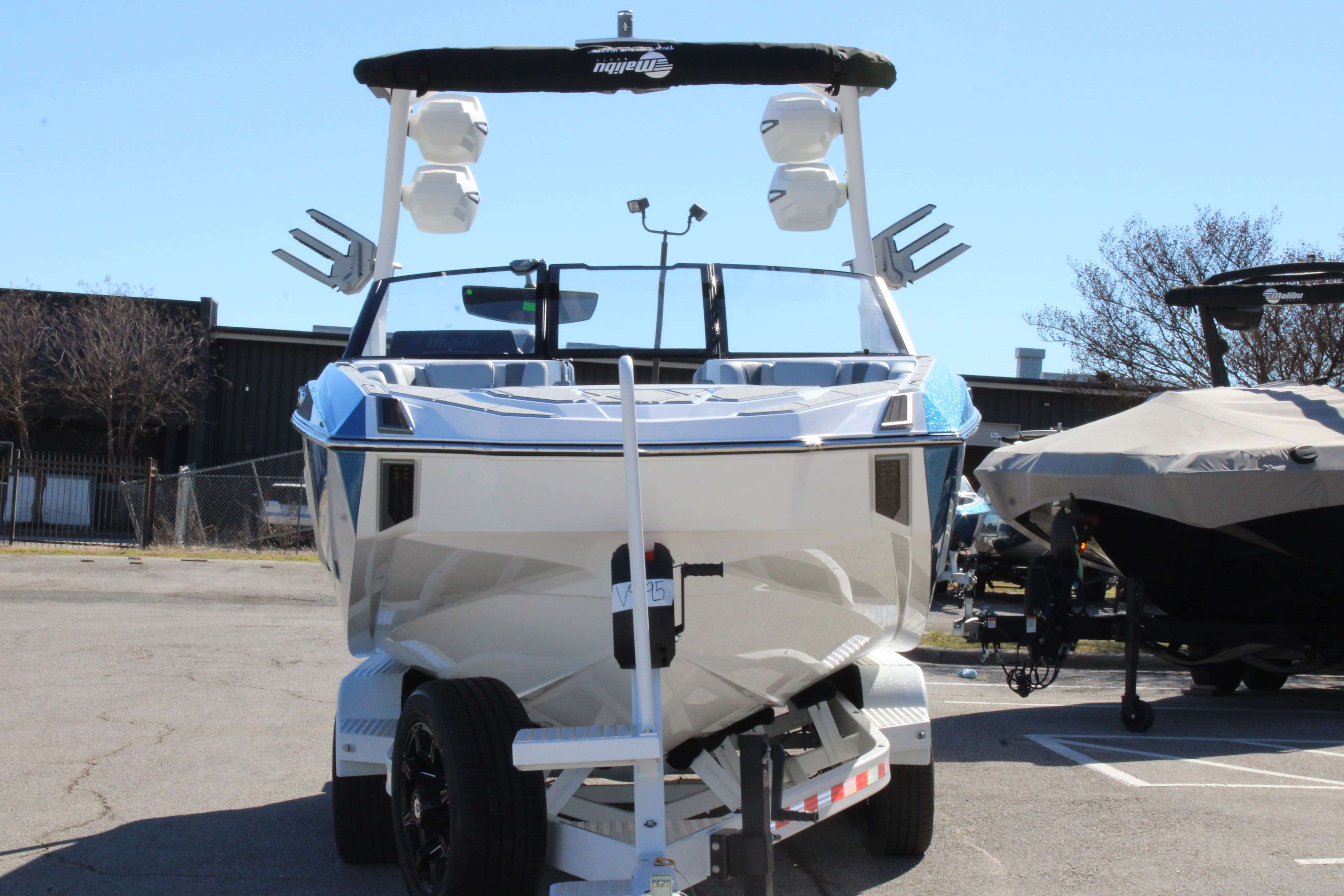 2026 Malibu Boats M242-3