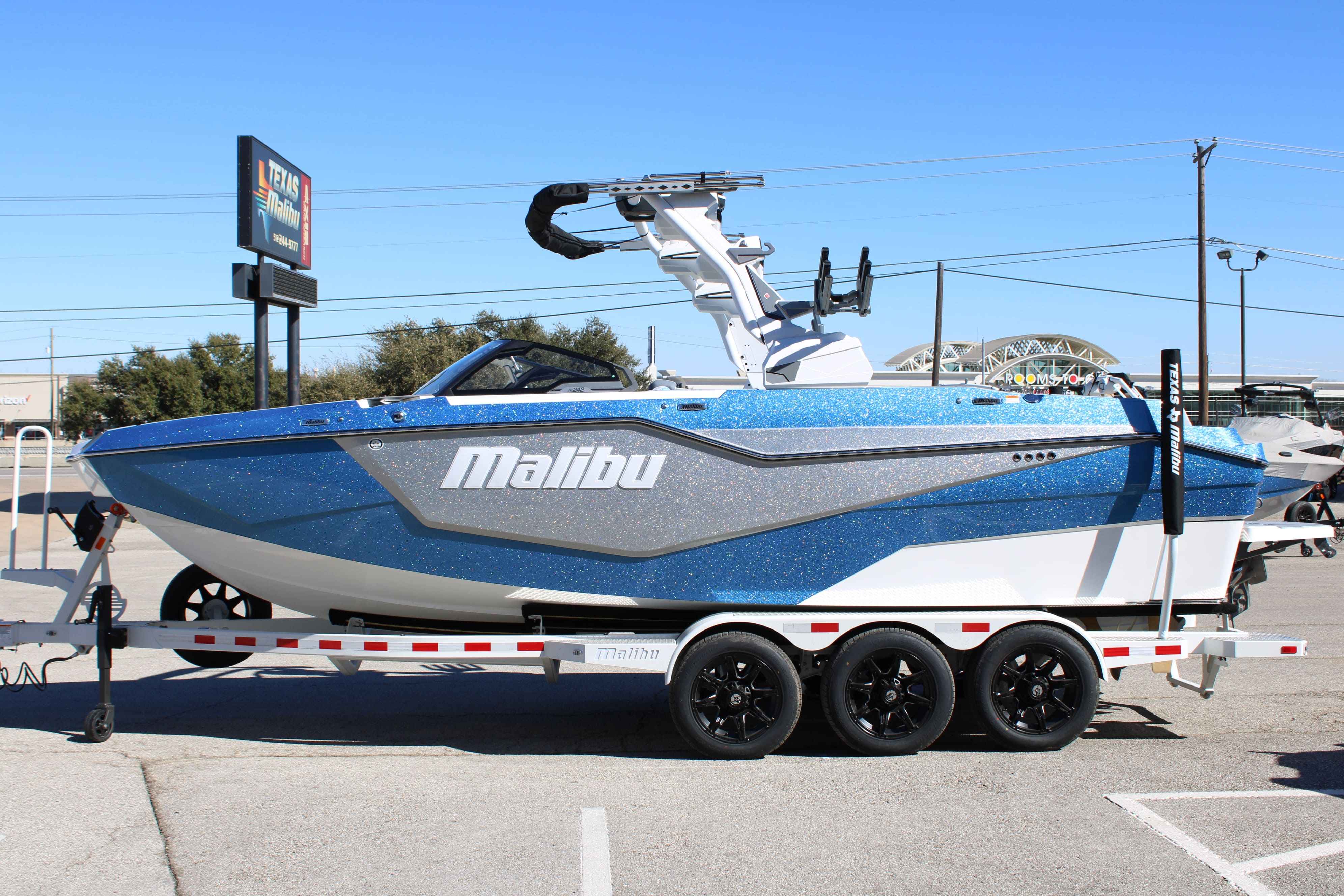 2026 Malibu Boats M242-5
