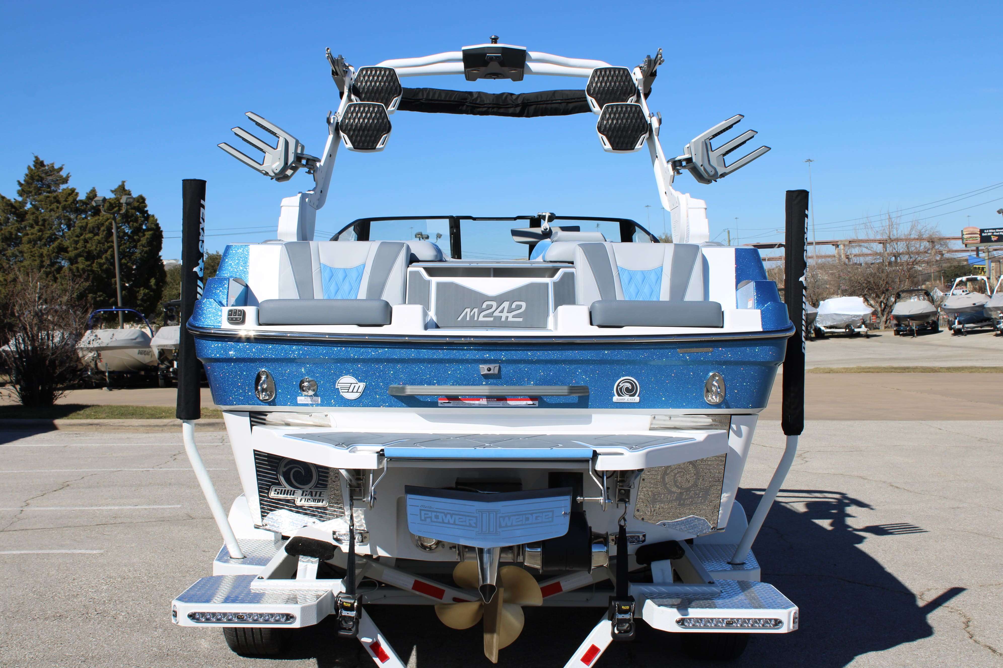 2026 Malibu Boats M242-8