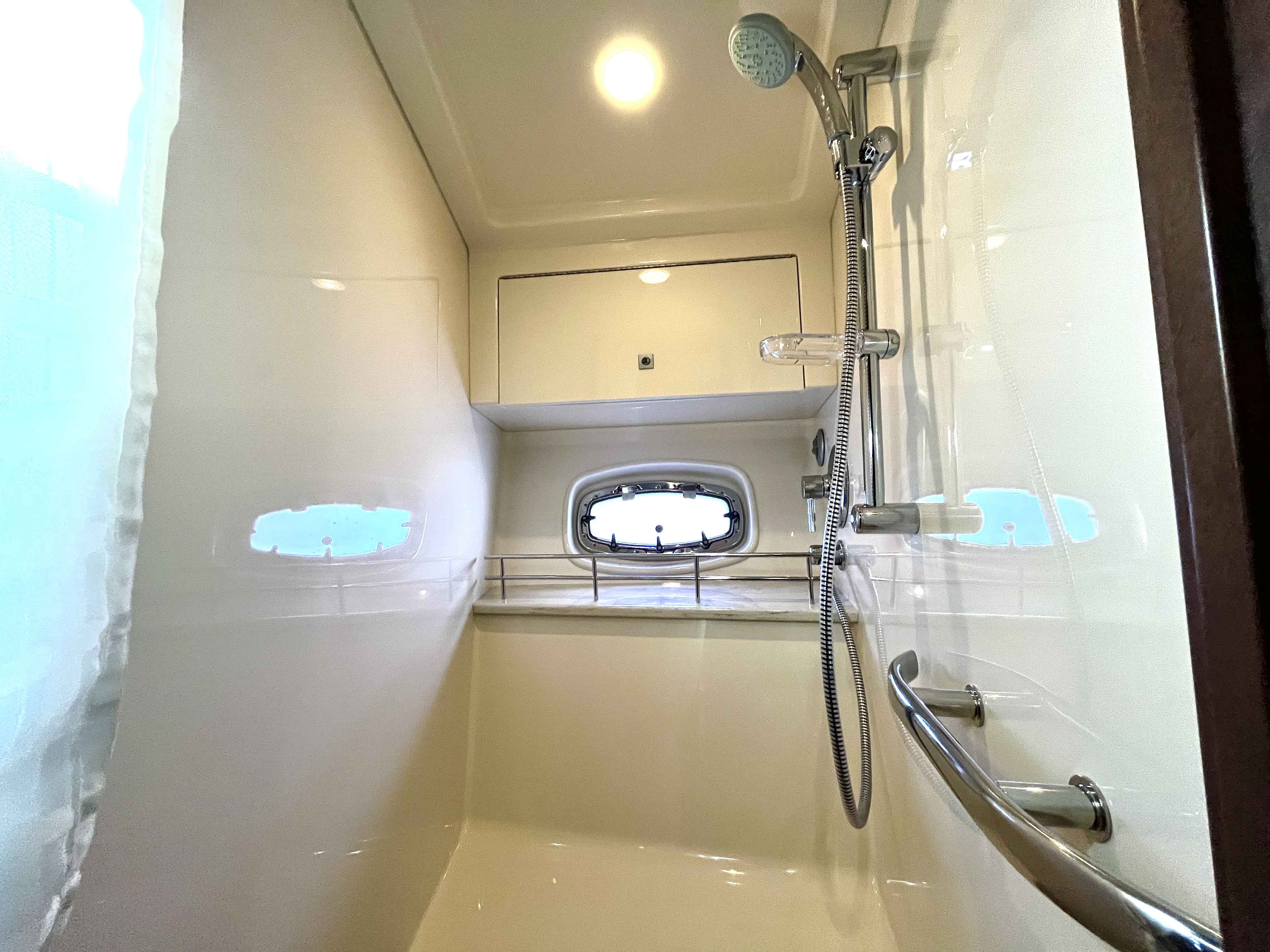 Pre-Owned 2012 Sea ray 450 Sundancer for Sale | Vancouver, BC | M&P Yacht Centre