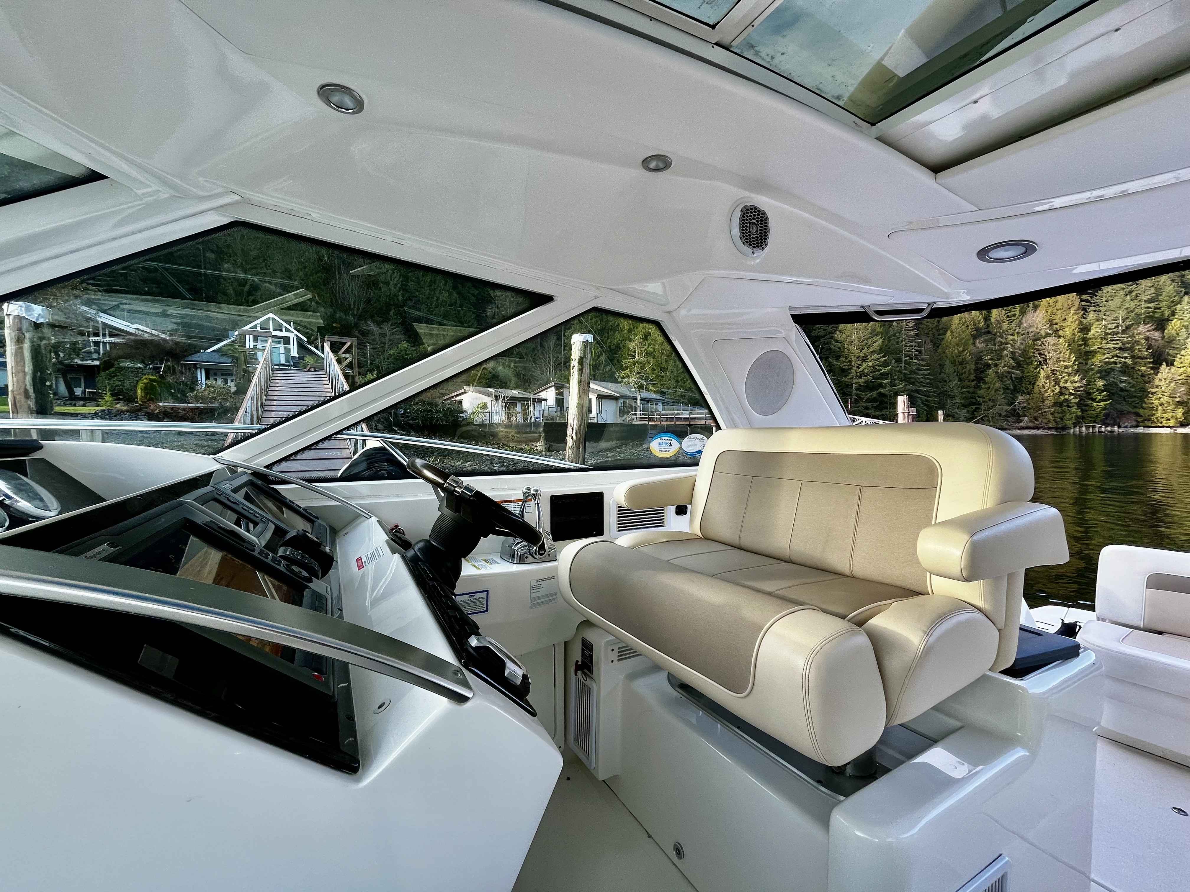 Pre-Owned 2012 Sea ray 450 Sundancer for Sale | Vancouver, BC | M&P Yacht Centre