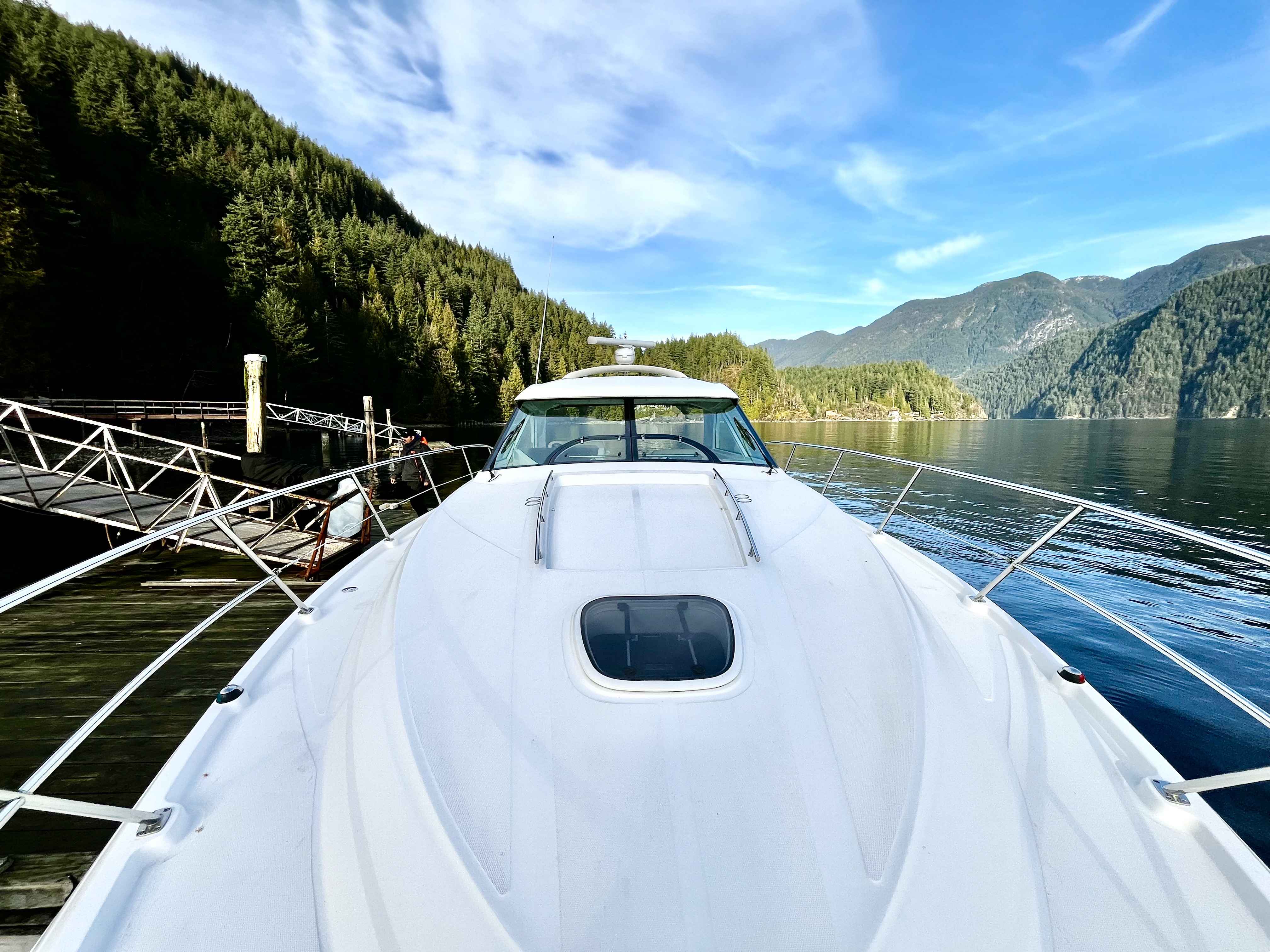 Pre-Owned 2012 Sea ray 450 Sundancer for Sale | Vancouver, BC | M&P Yacht Centre