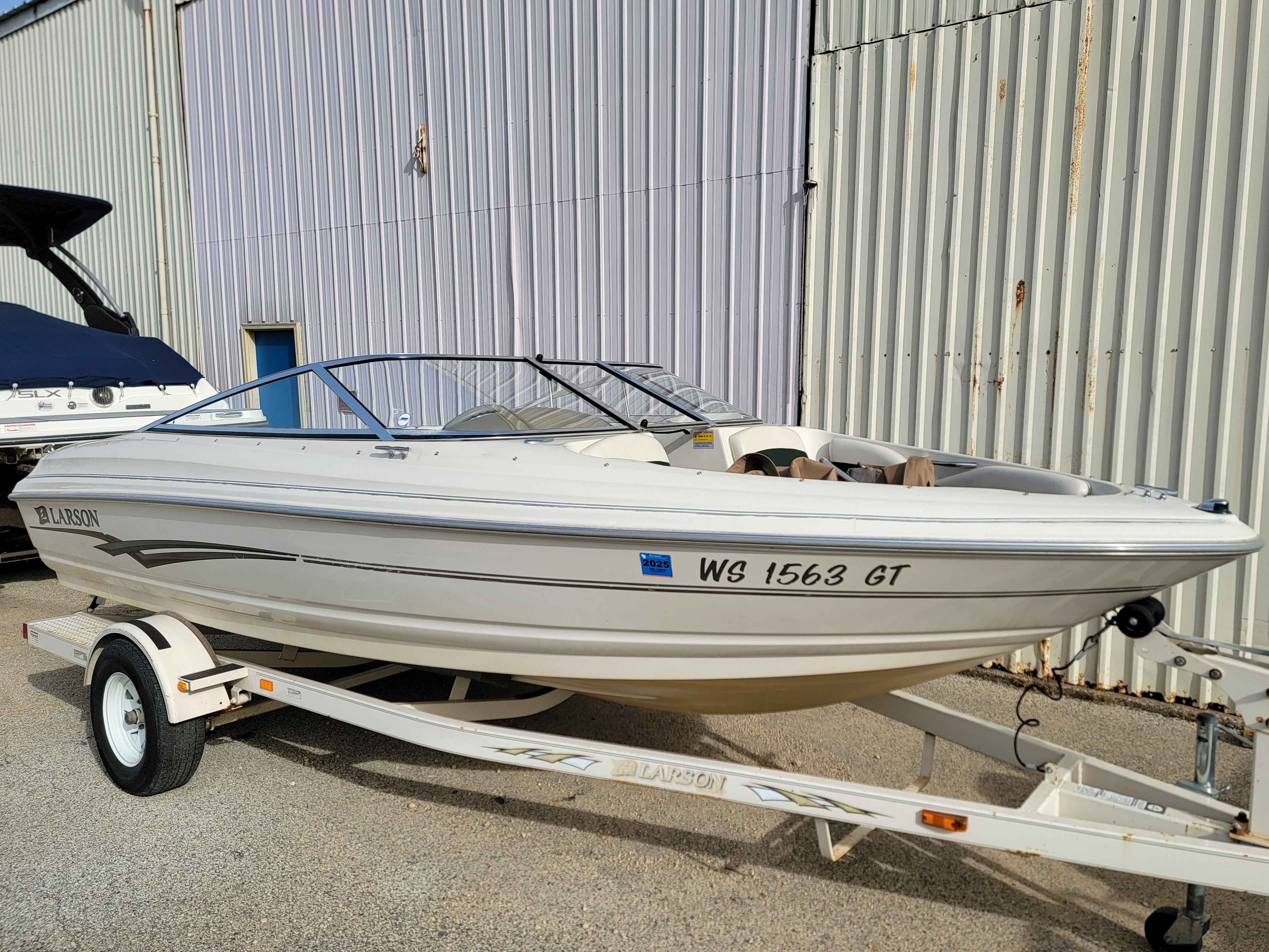 boat-carouselImage-image