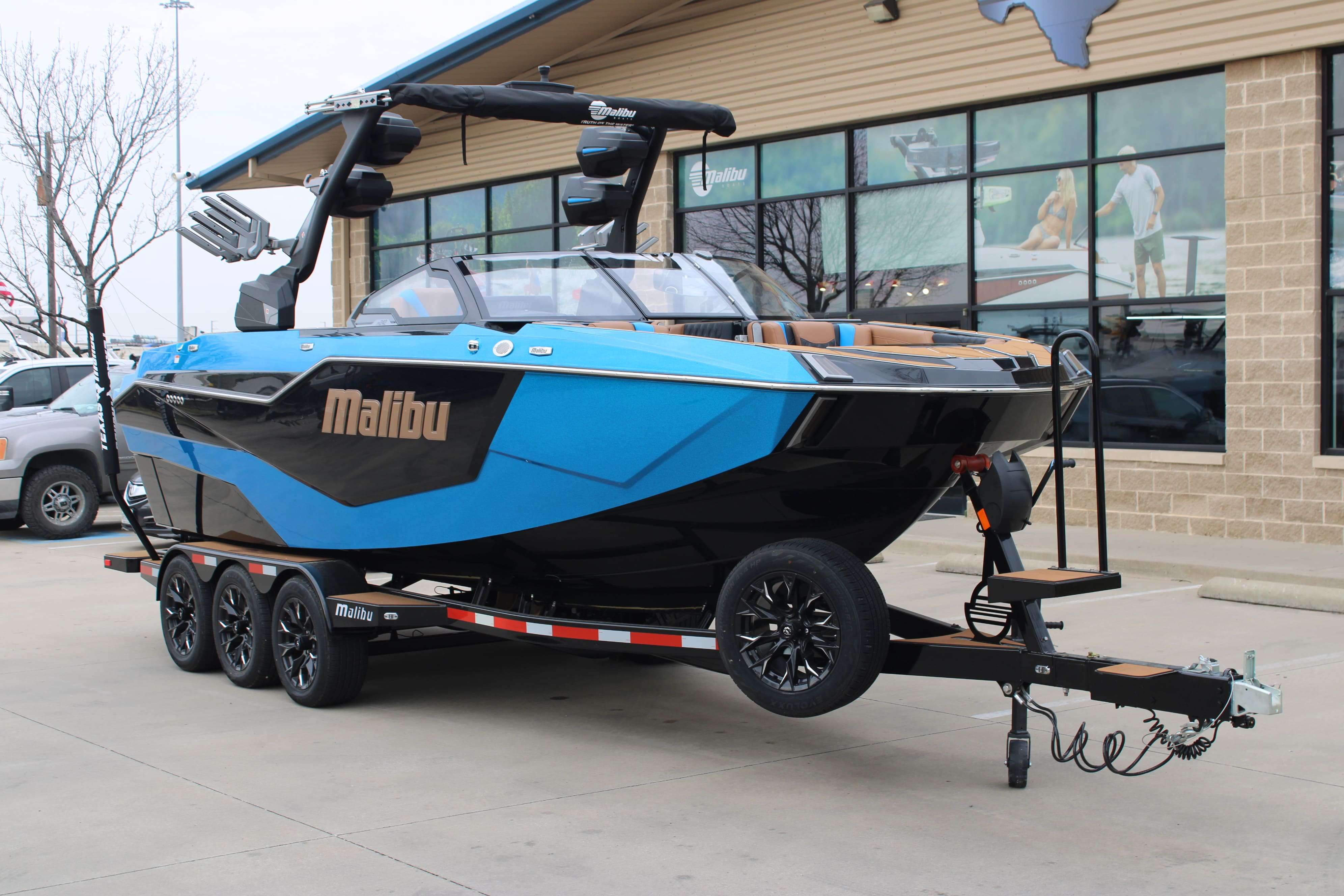 2026 Malibu Boats M242-2