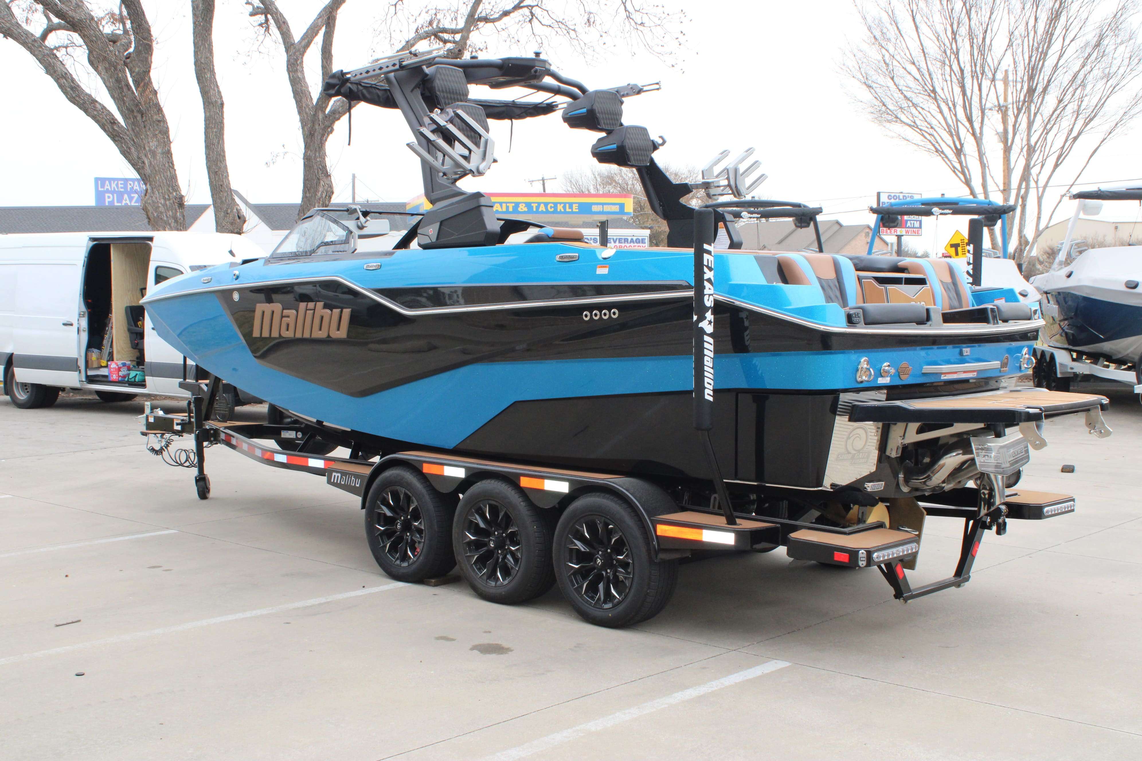 2026 Malibu Boats M242-6