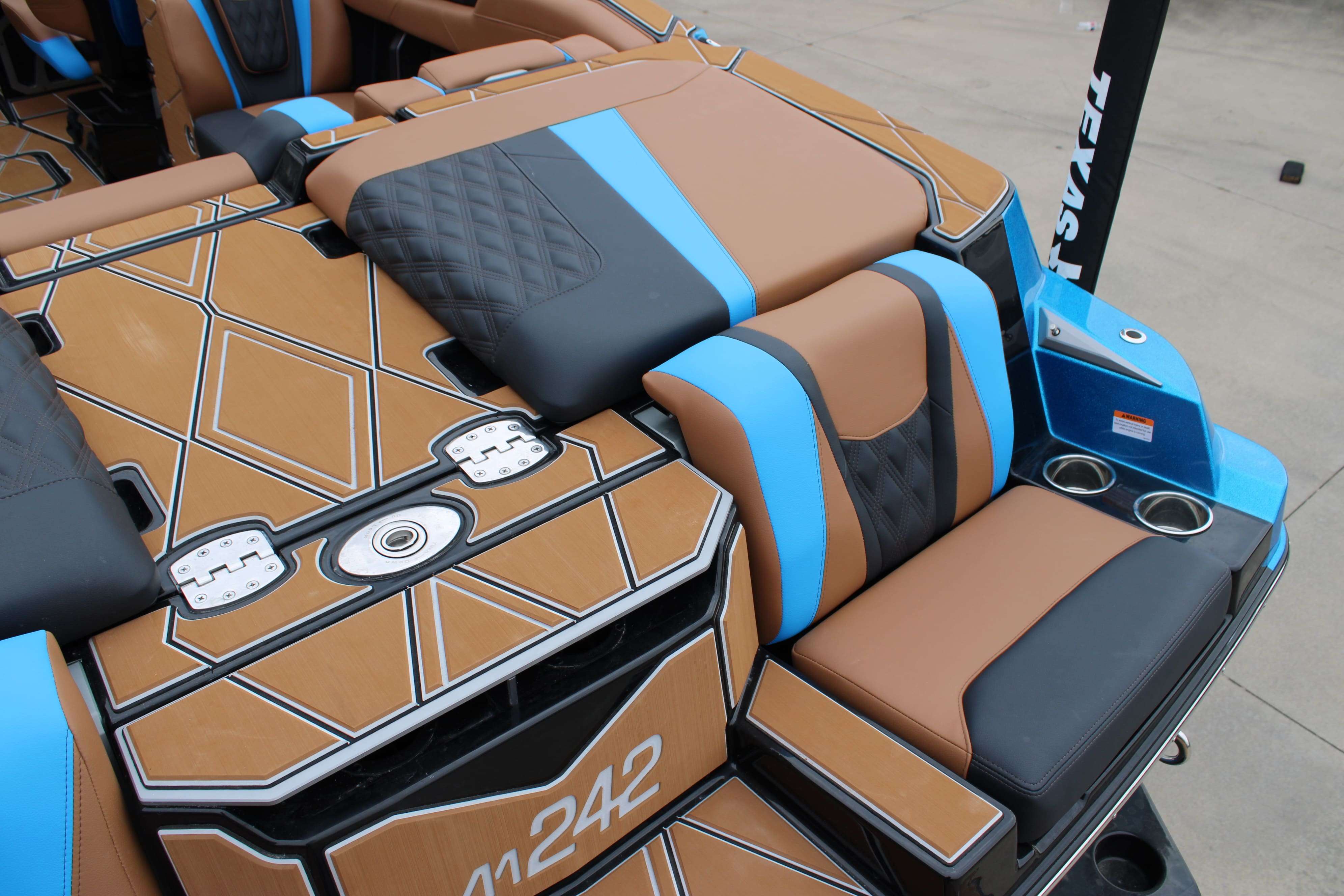 2026 Malibu Boats M242-11